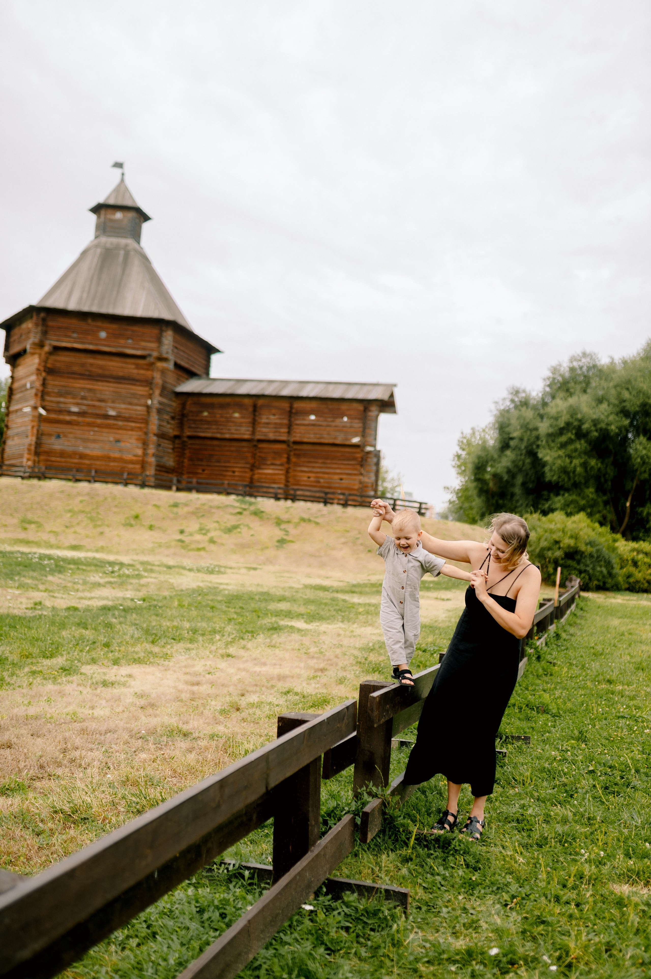 С АРОМАТОМ СКОШЕННОЙ ТРАВЫ. Шашкова Вероника / Свадебный и семейный фотограф Москва и Ярославль