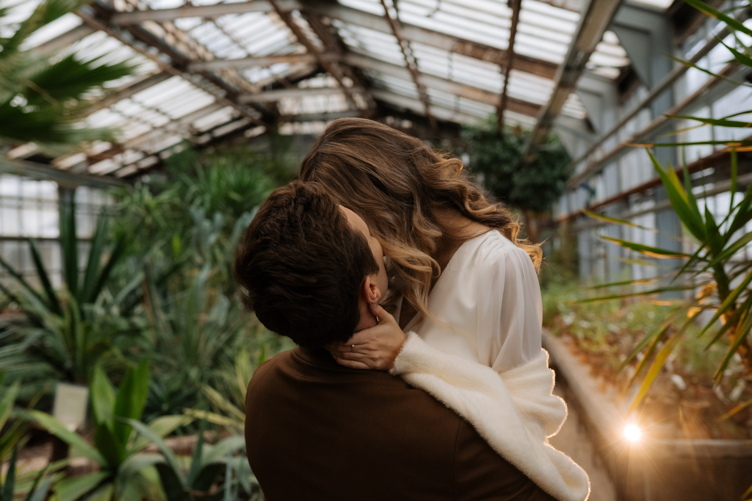 Свадебная фотосессия в оранжерее, Москва. Свадебный фотограф в Москве Анна Полушина
