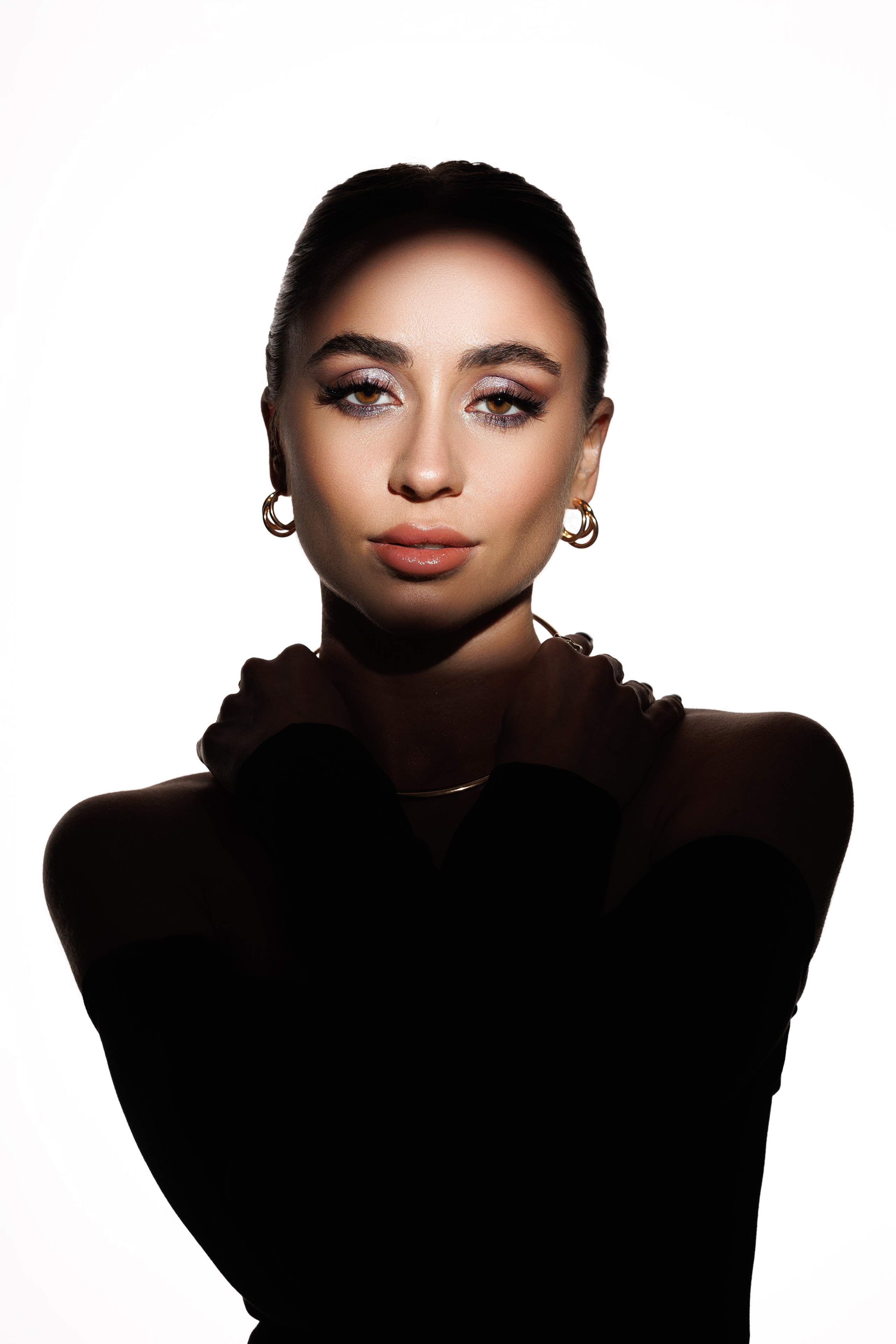 Цветной свет и фигуры. Фотограф Минск