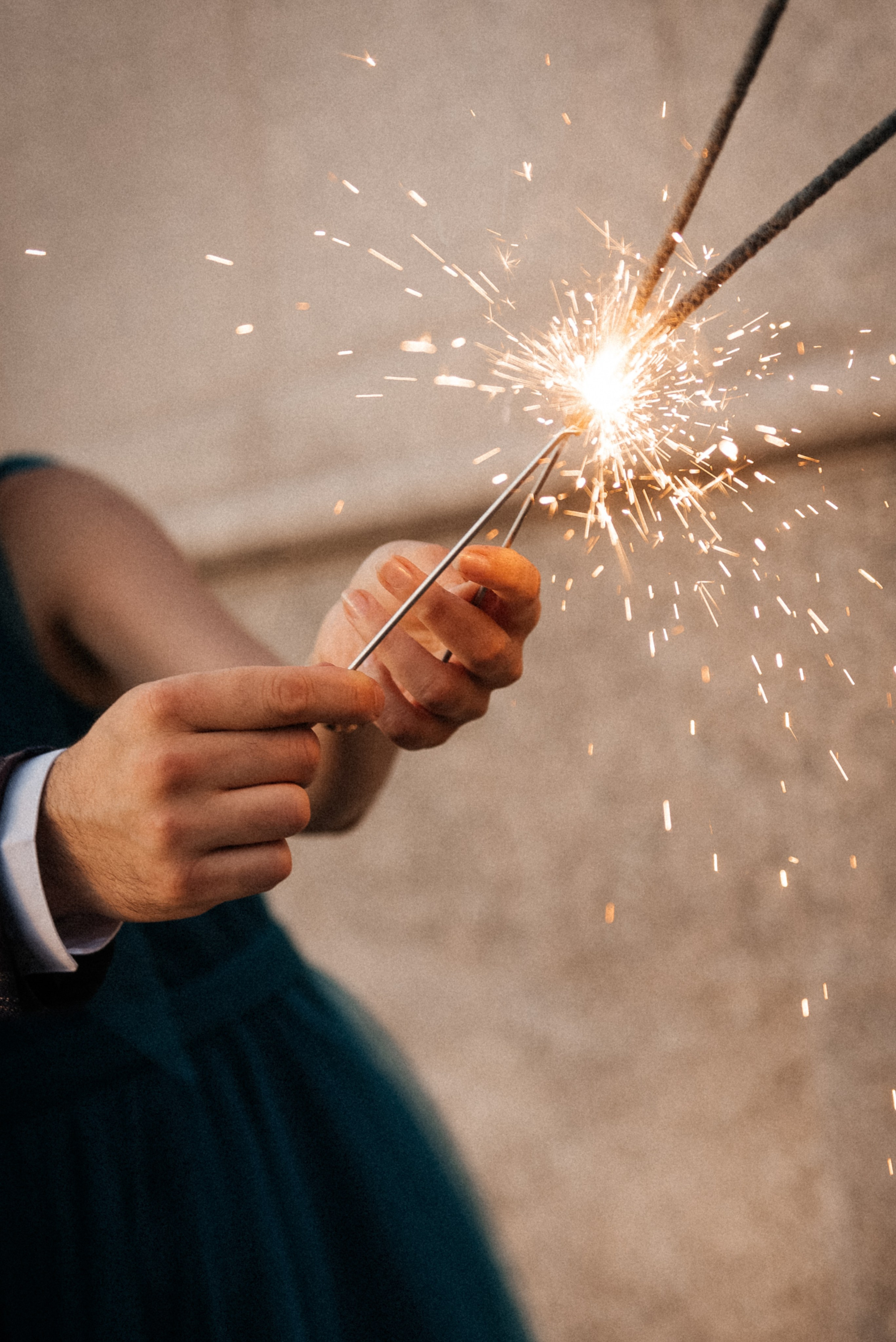 фотосессия с бенгальскими огнями