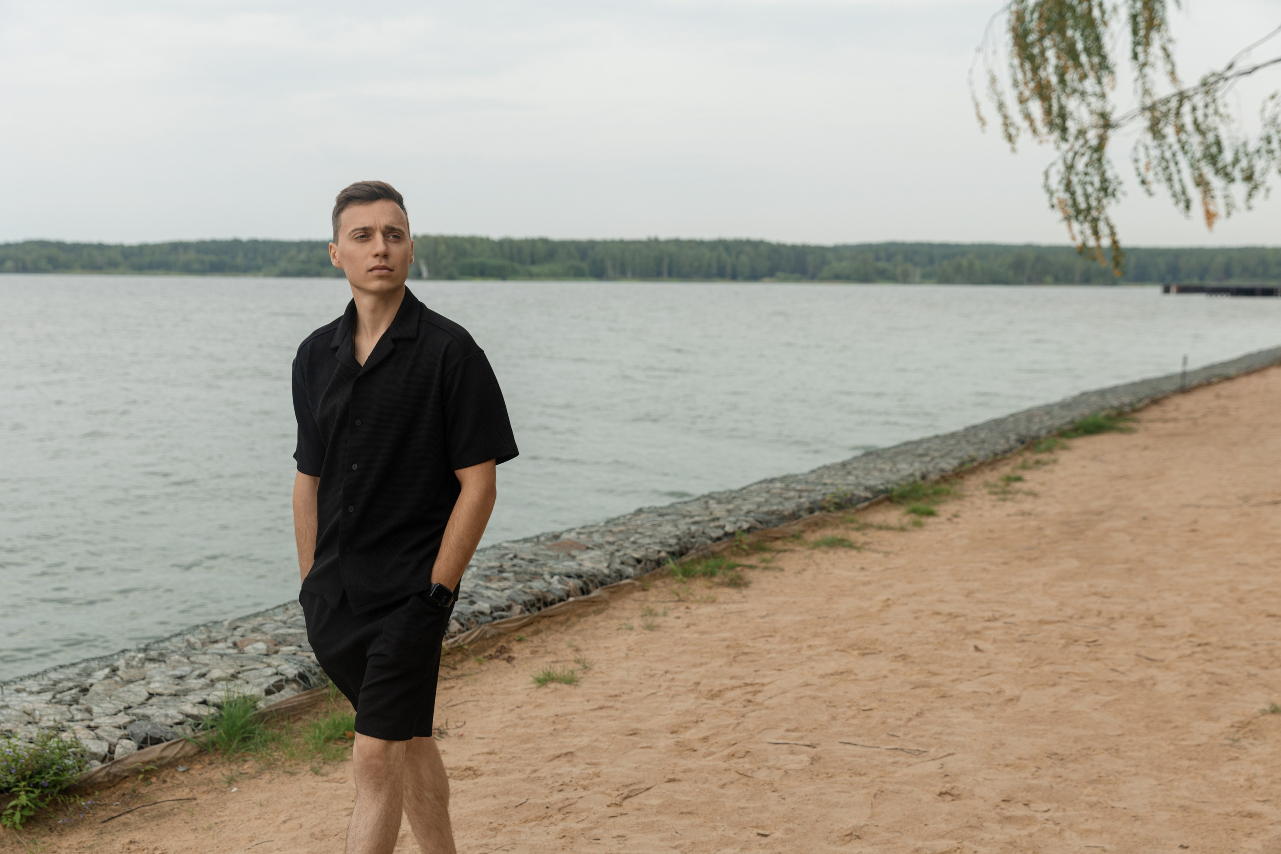 Свадебная фотосессия на берегу реки для Ивана и Влады в Н.Новгороде