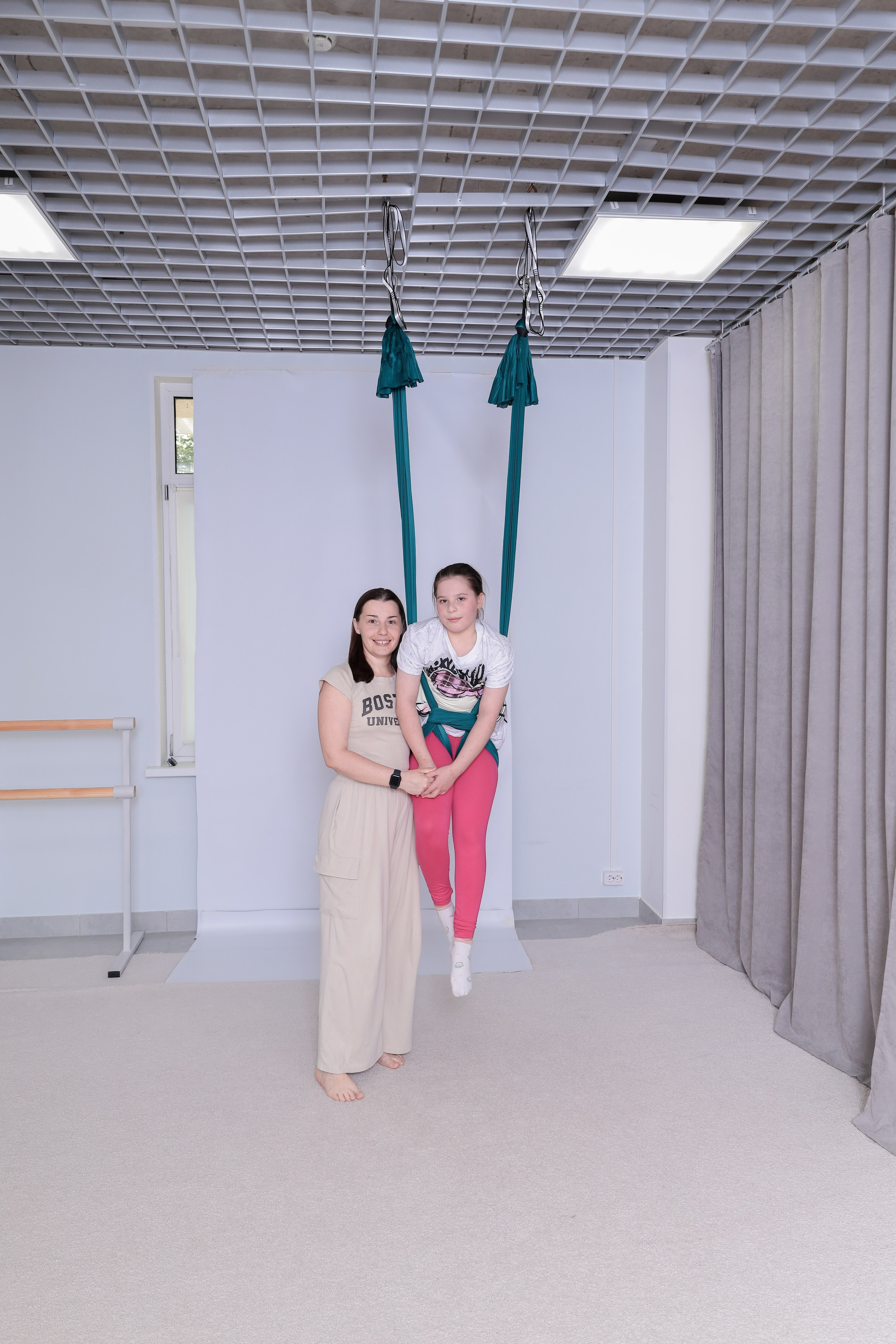 Детская аэройога. Фотограф Надршина Лилия