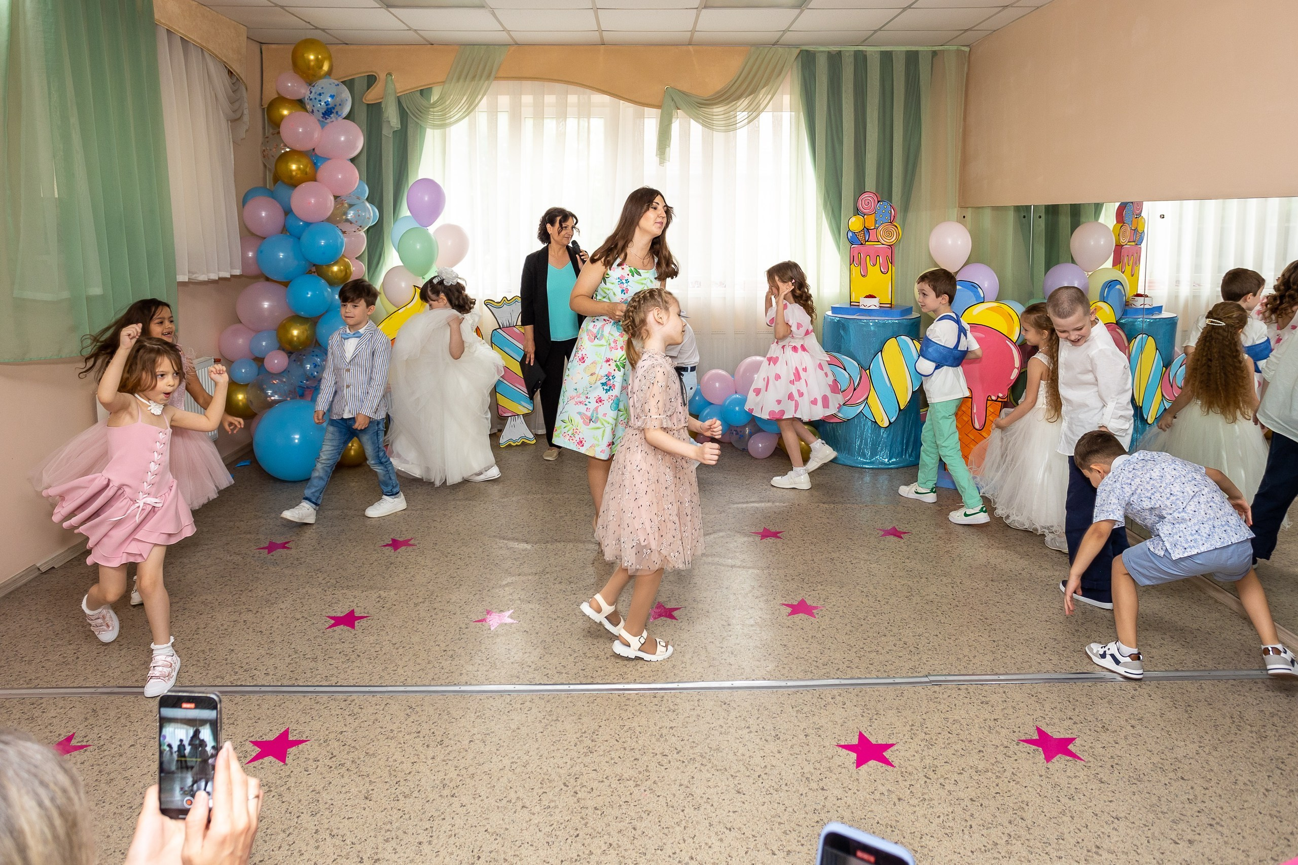 Выпускной Детский сад, 2 часа, 8000. Выпускные альбомы Майкоп, Краснодар Елена Золотарева