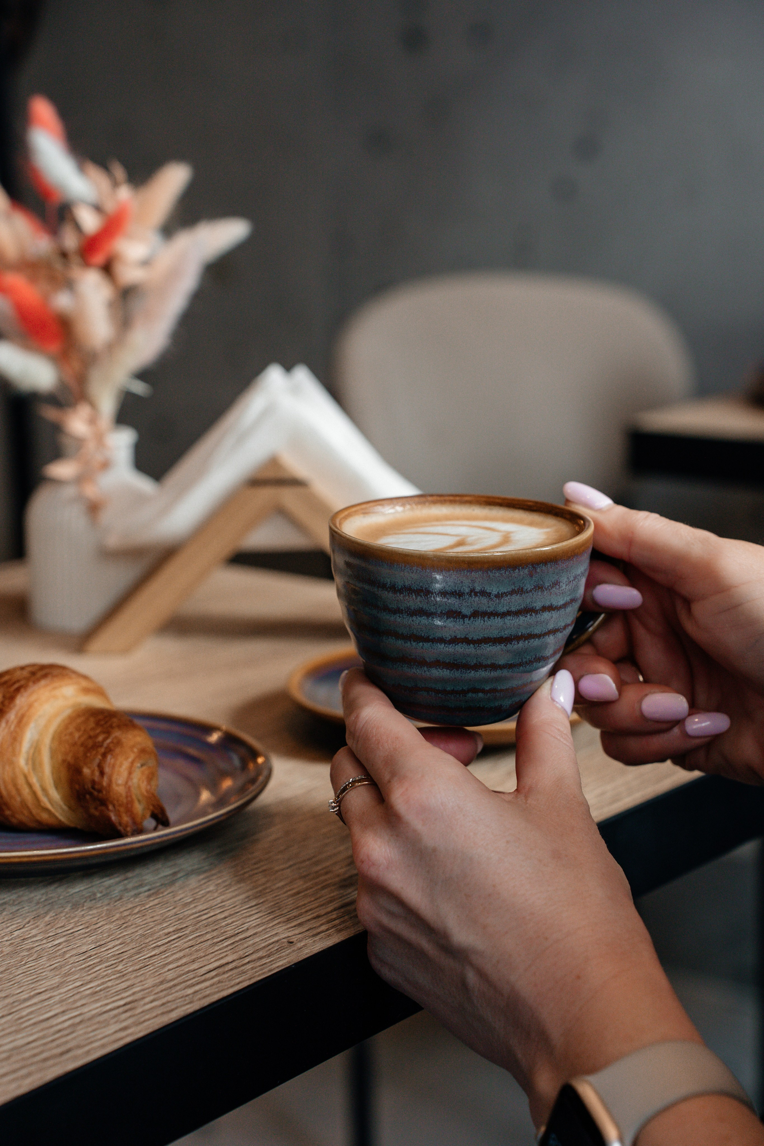 Контент- съёмка для кофейни «ЗАРЯД». Ваш семейный фотограф в Минске — Вика Трегубова