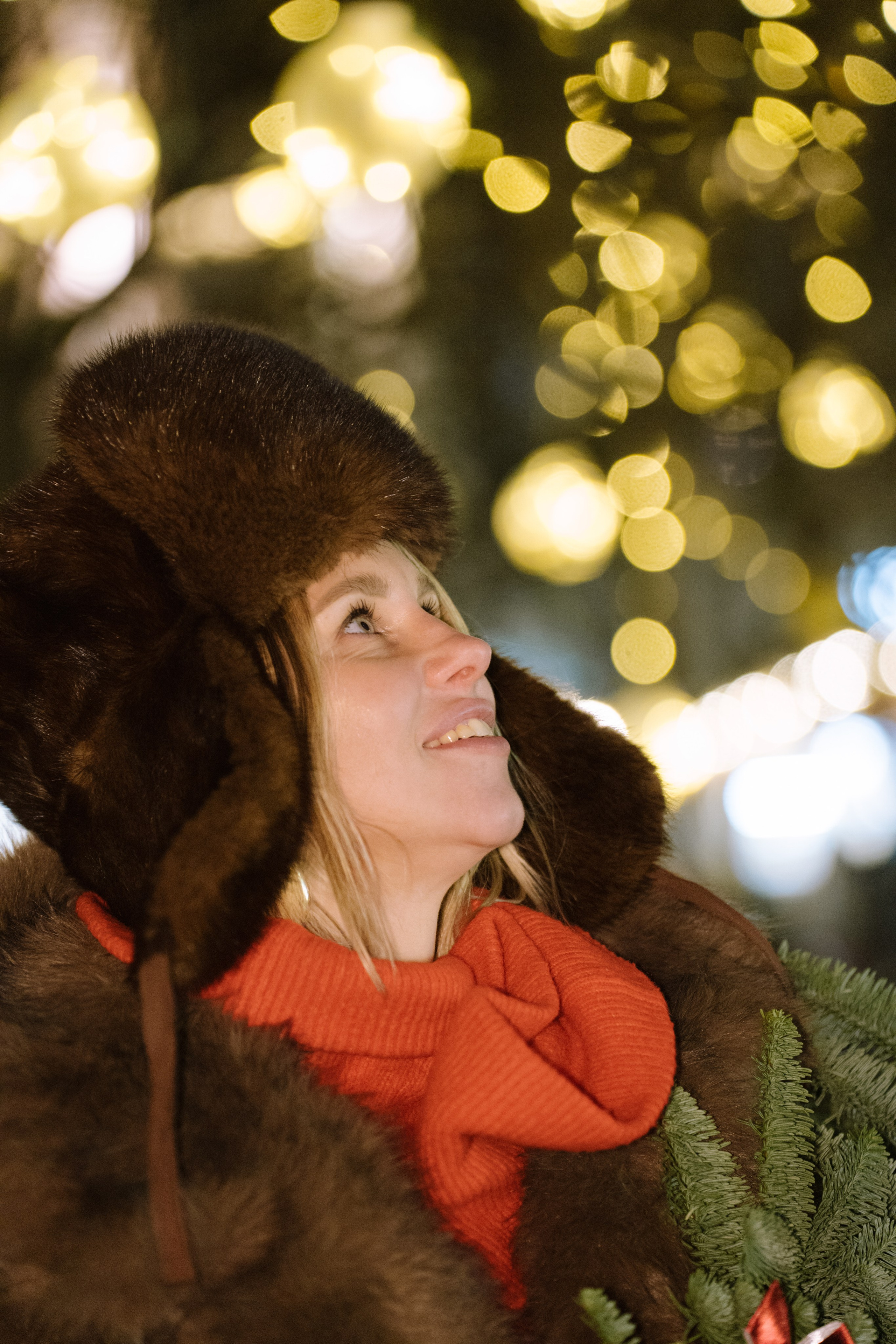 ПРОГУЛКА НА МАНЕЖНОЙ ПЛОЩАДИ ДЛЯ ДЕВУШКИ ПЕРЕД НОВЫМ ГОДОМ (НОВОГОДНЯЯ ФОТОСЕССИИЯ НА МАНЕЖНОЙ ПЛОЩАДИ). Профессиональный фотограф, Санкт-Петербург — Виктория Богомолова