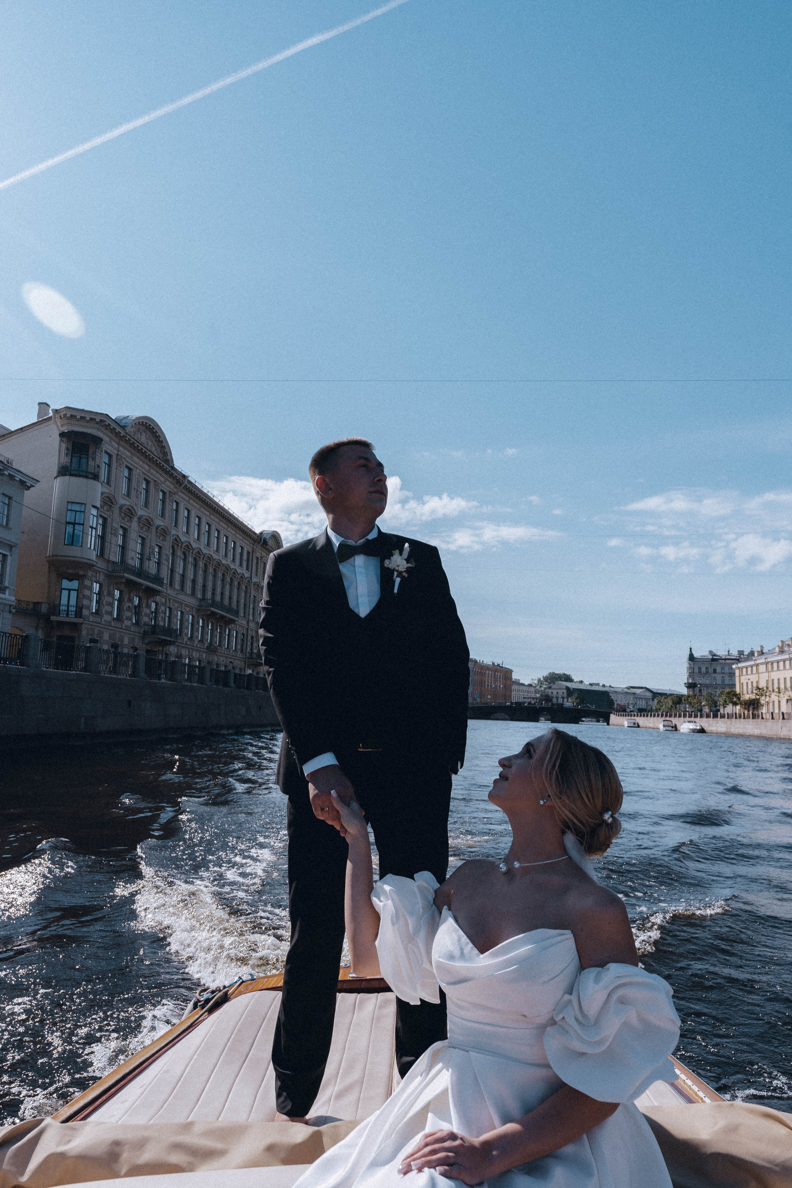 СВАДЕНБНАЯ СЬЕМКА НА КАТЕРЕ ПО КАНАЛАМ САНКТ-ПЕТЕРБУРГА И В АКВАТОРИИ НЕВЫ. Профессиональный фотограф, Санкт-Петербург — Виктория Богомолова