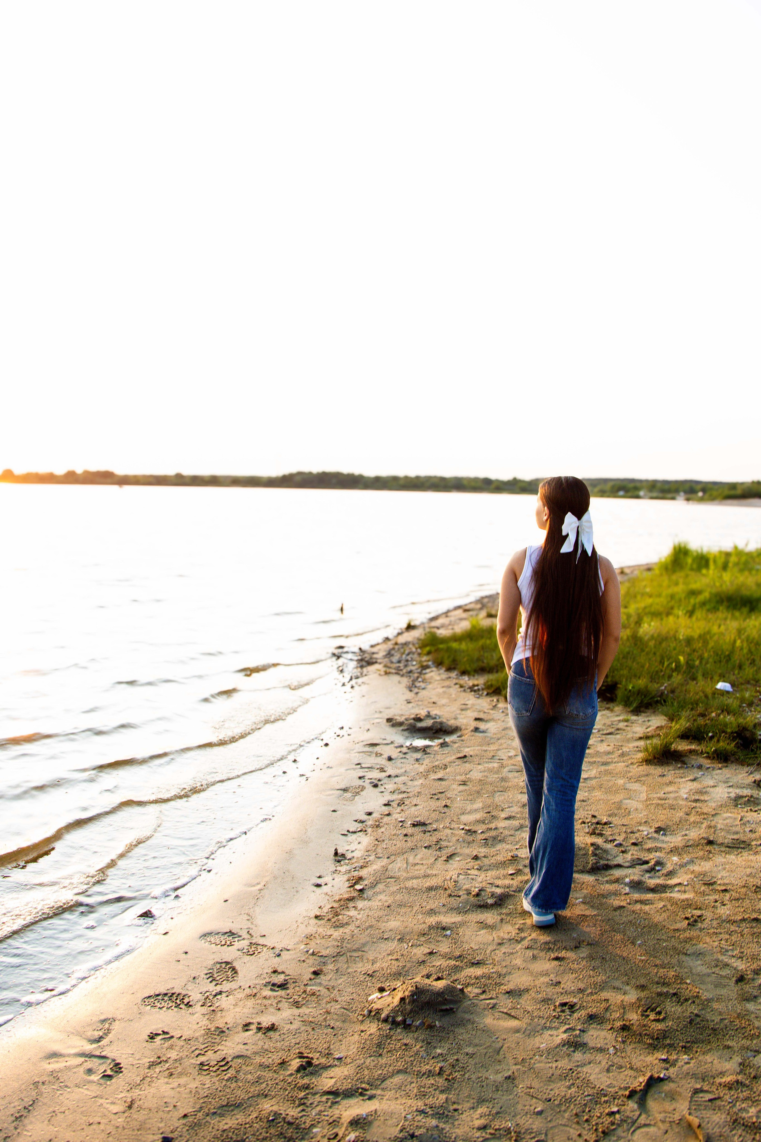 Эмилия у озера. Фотограф Татьяна Матрос