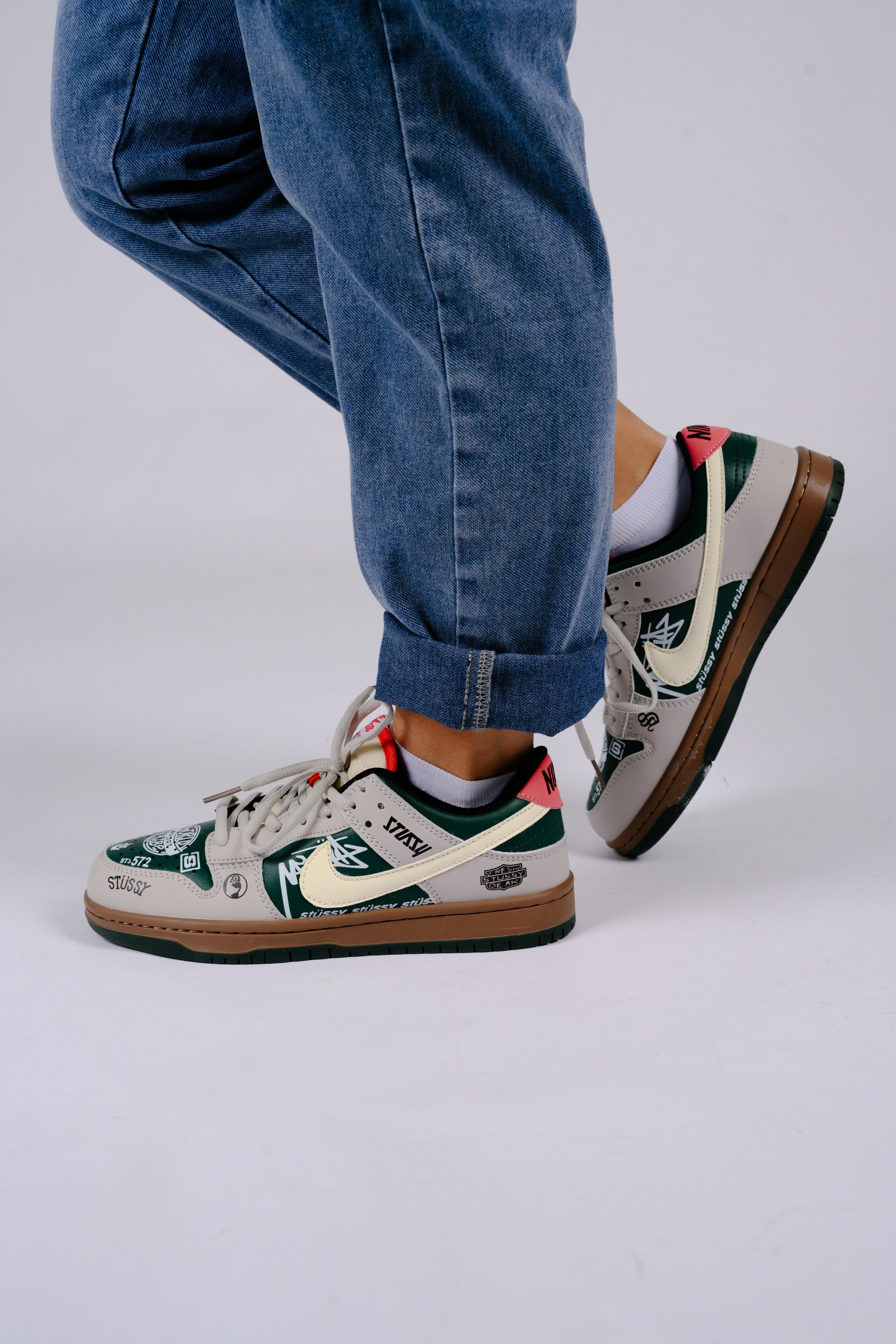 Кроссовки для wb. Фотограф в Красноярске