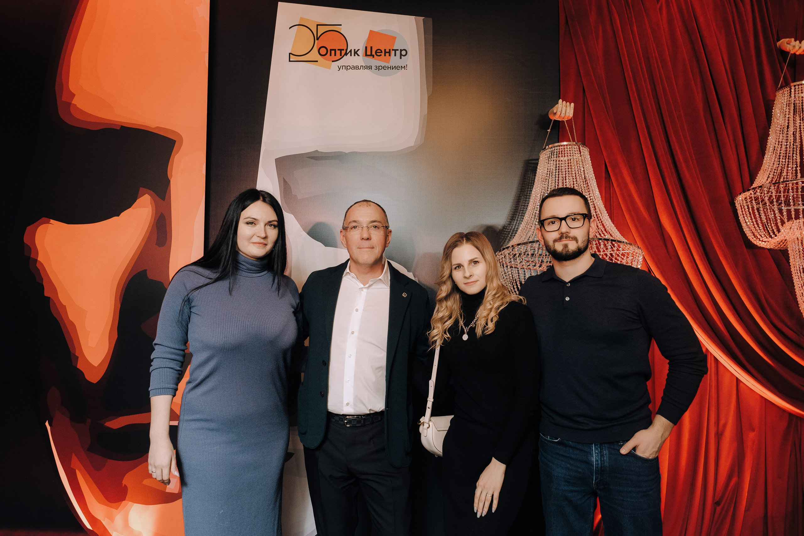 СПЕКТАКЛЬ «ВОЛШЕБНЫЕ ОЧКИ» ОПТИК-ЦЕНТР. Репортажный фотограф Зуев Роман г. Челябинск