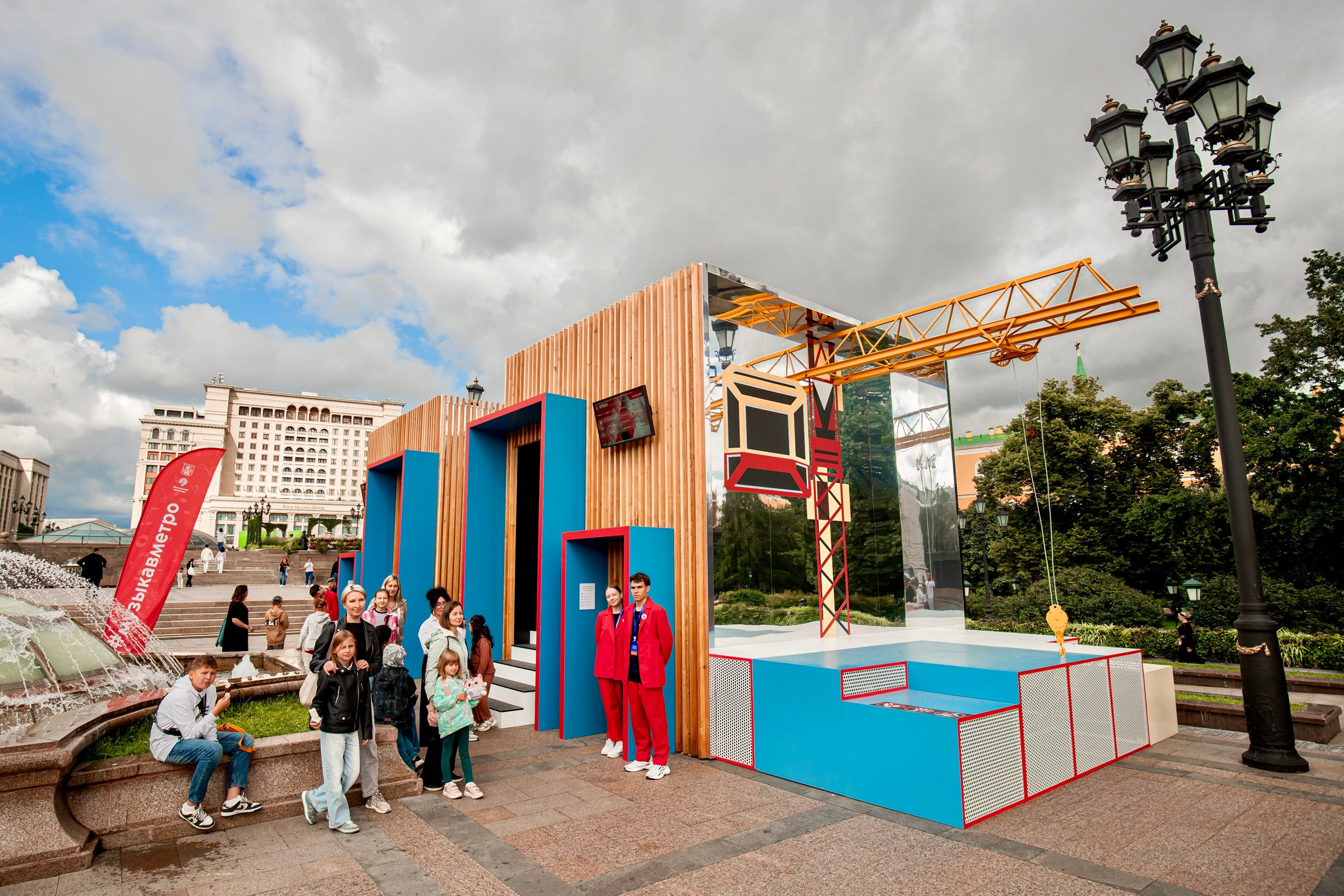 Москва 2030. Репортажный и fashion фотограф в Москве Сергей Бардин