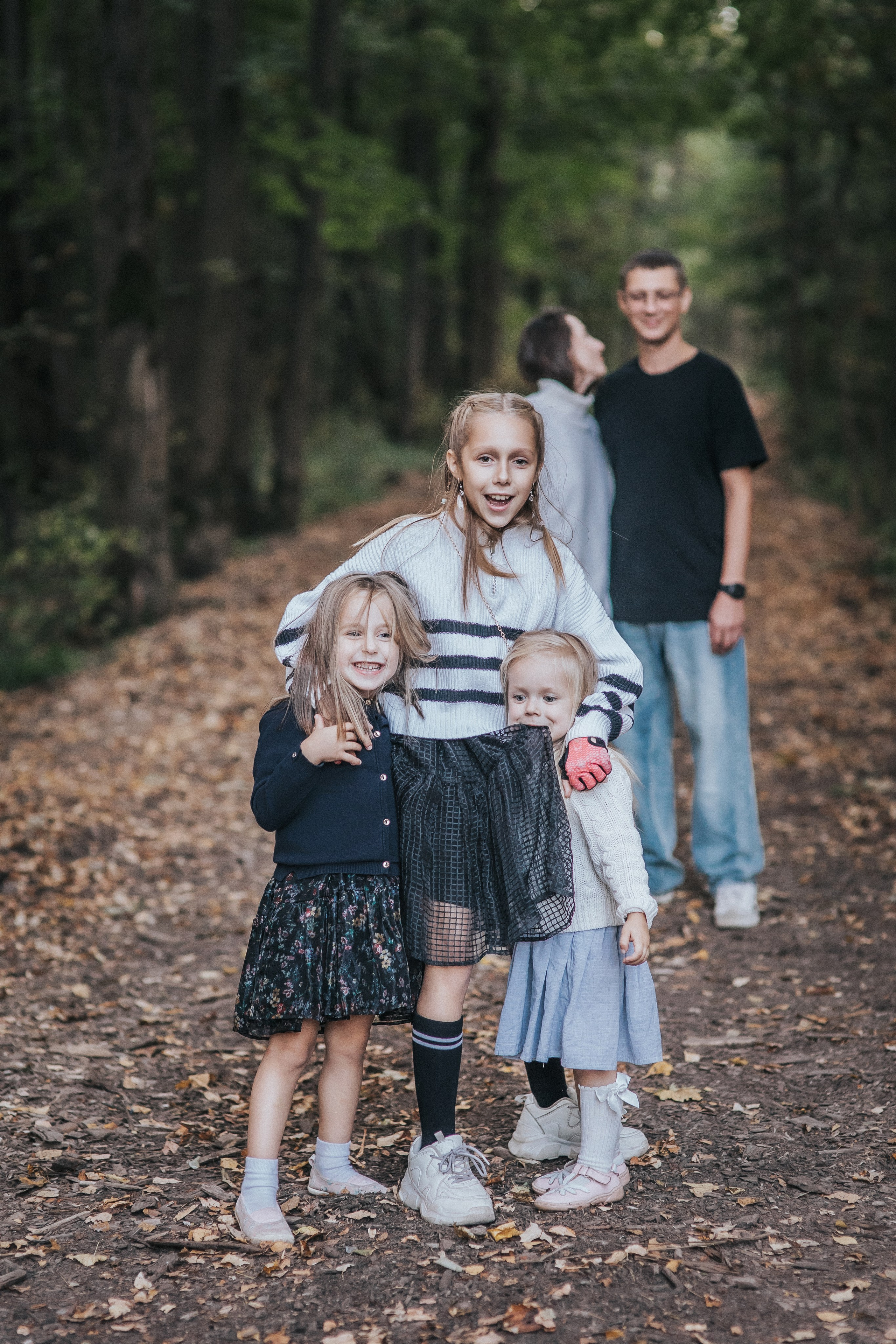 Большая семья и черный конь Султан. Семейный фотограф в Москве Наталья Чуб, заказать Фотокнигу
