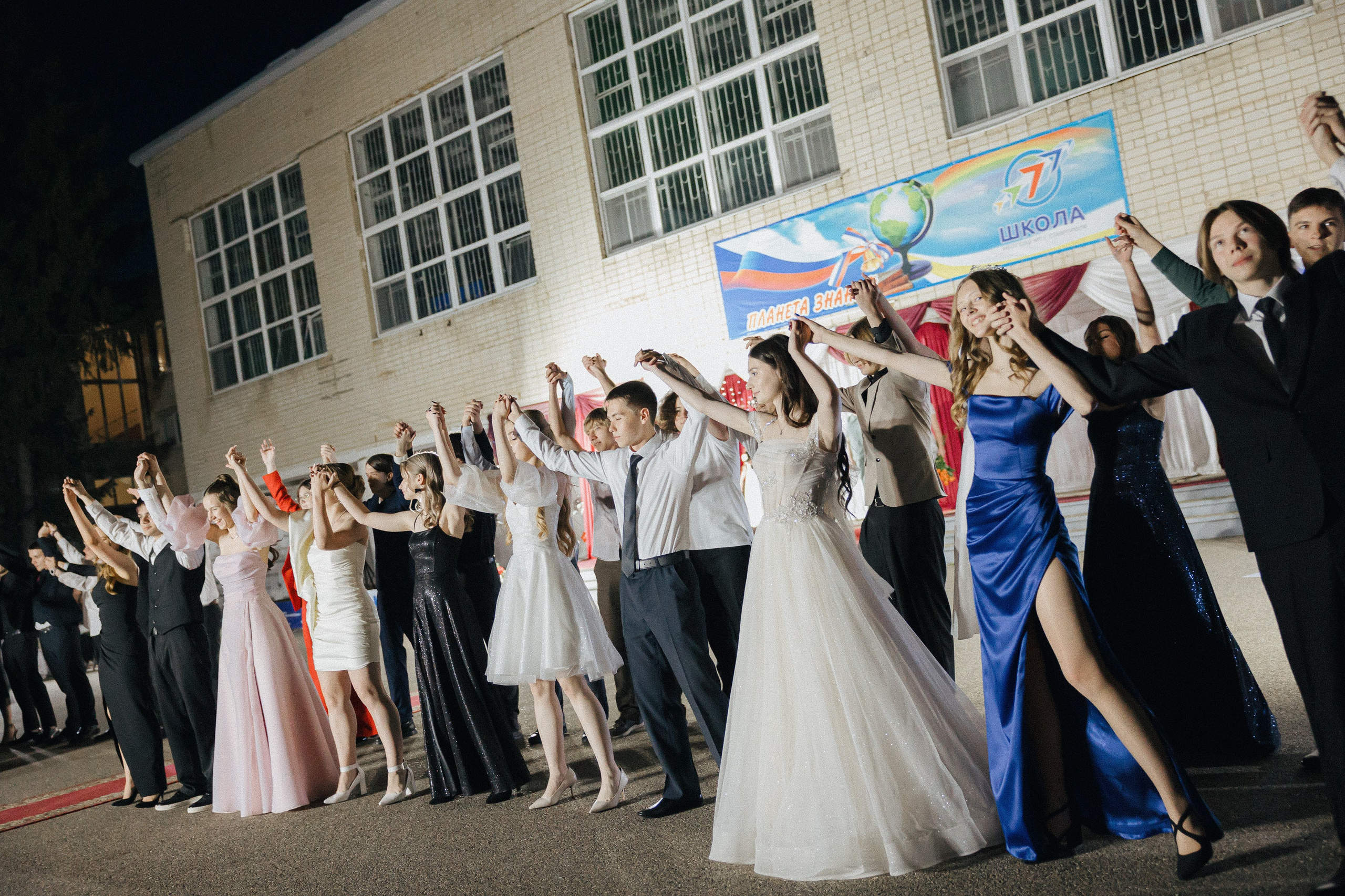 Вручение аттестатов. Свадебный фотограф Роман Еремеев