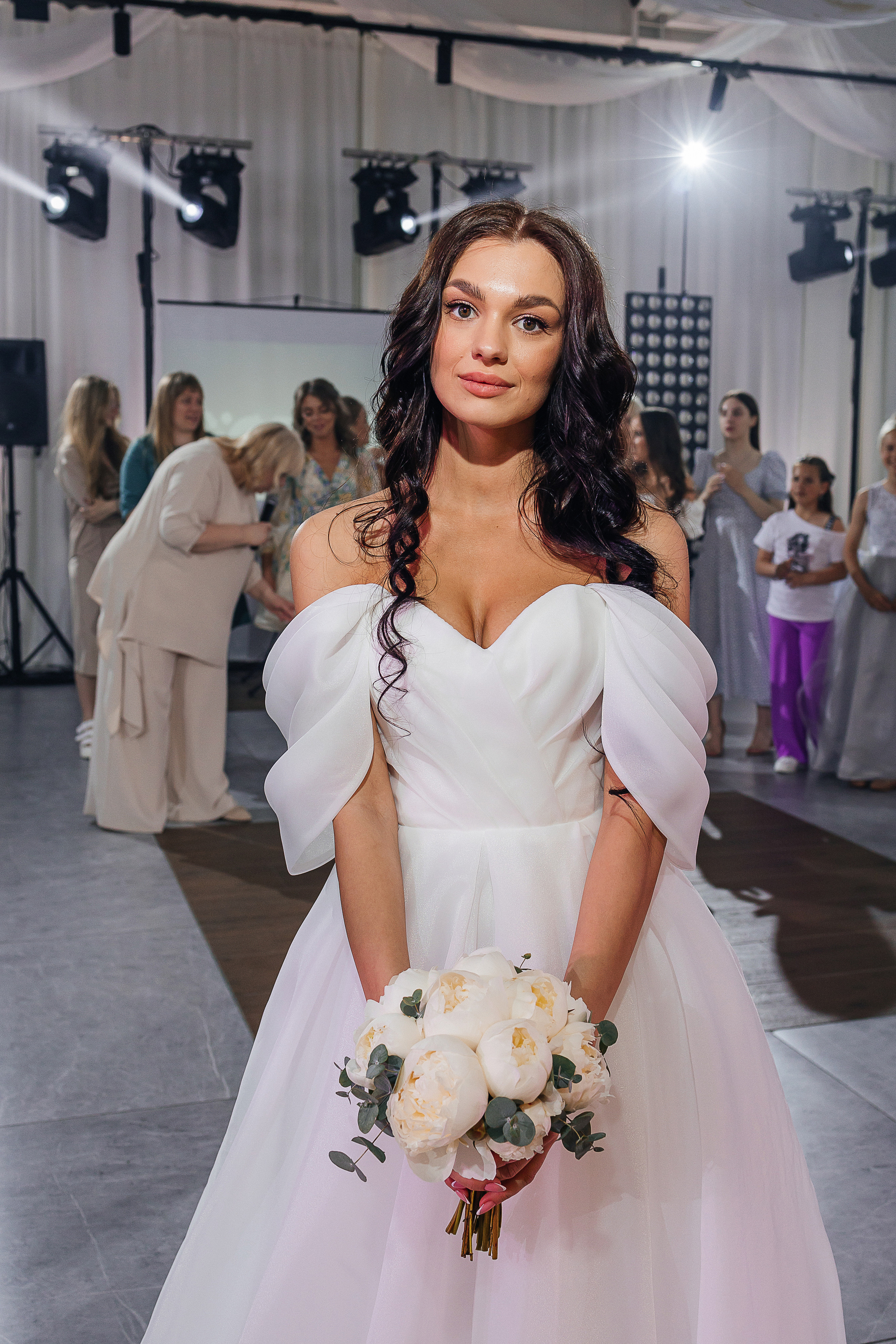 Утро невесты в загородной гостинице. Олег Сверчков | Свадебный фотограф Вологда