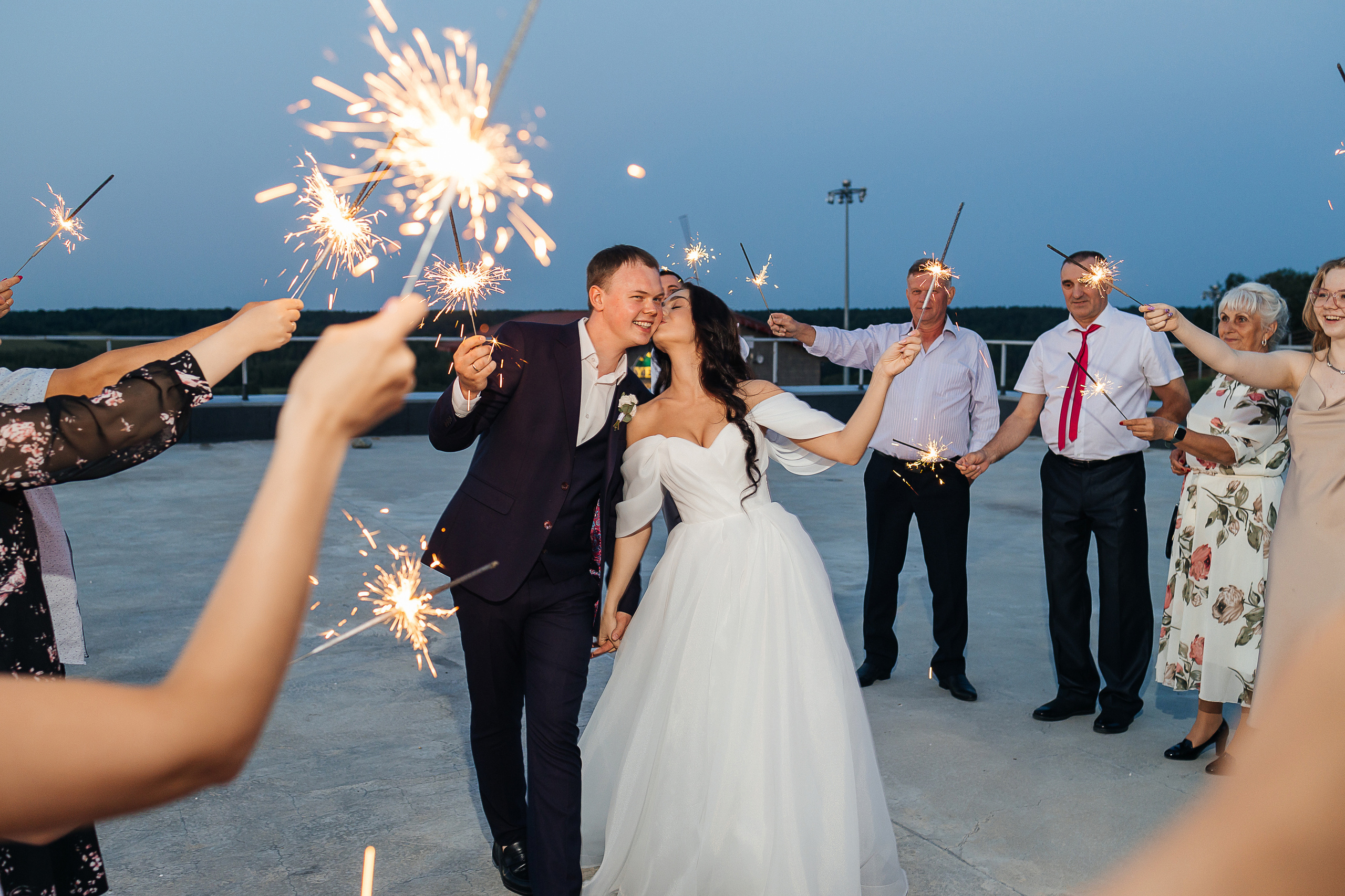 Утро невесты в загородной гостинице. Олег Сверчков | Свадебный фотограф Вологда