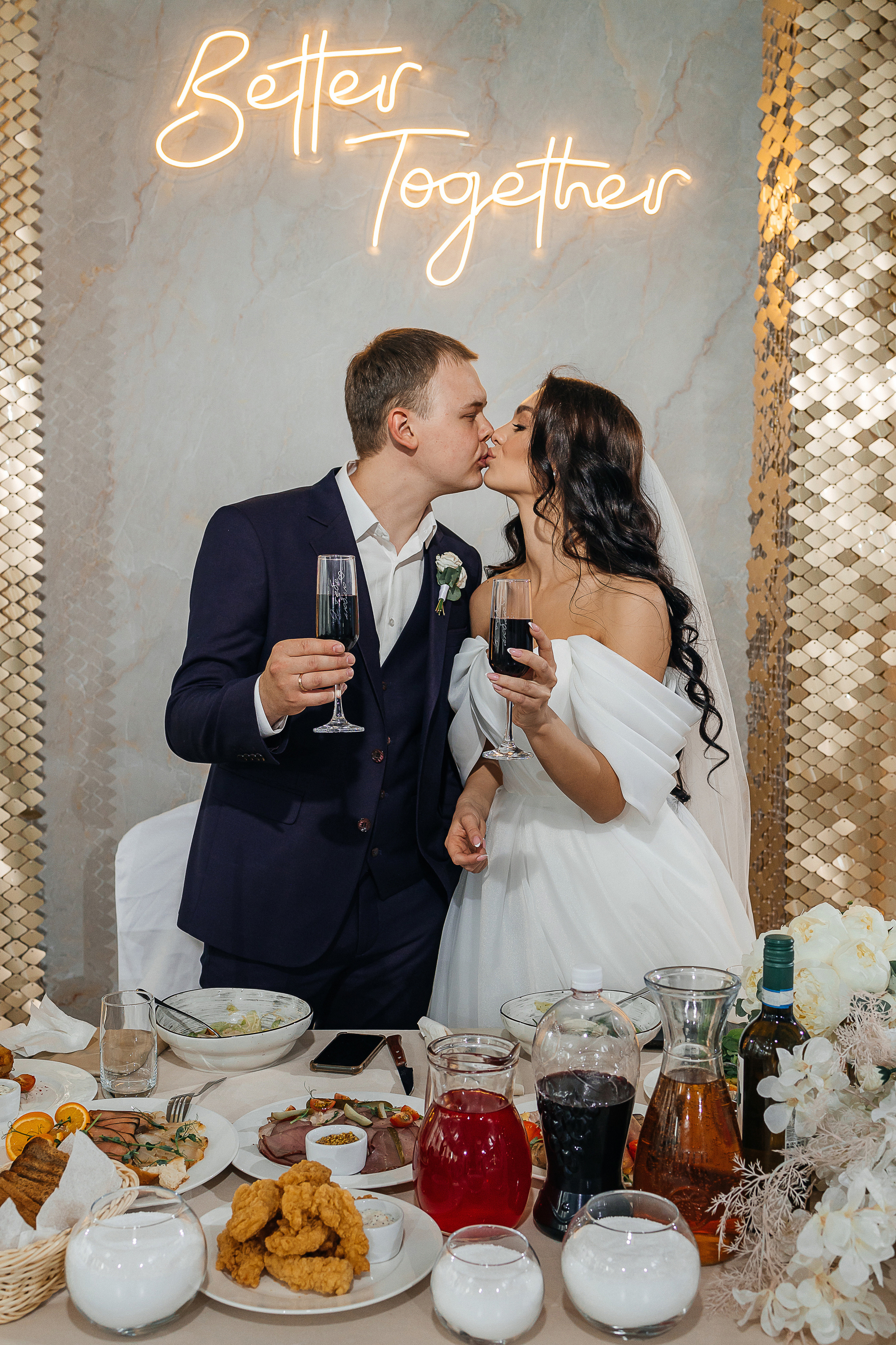 Утро невесты в загородной гостинице. Олег Сверчков | Свадебный фотограф Вологда