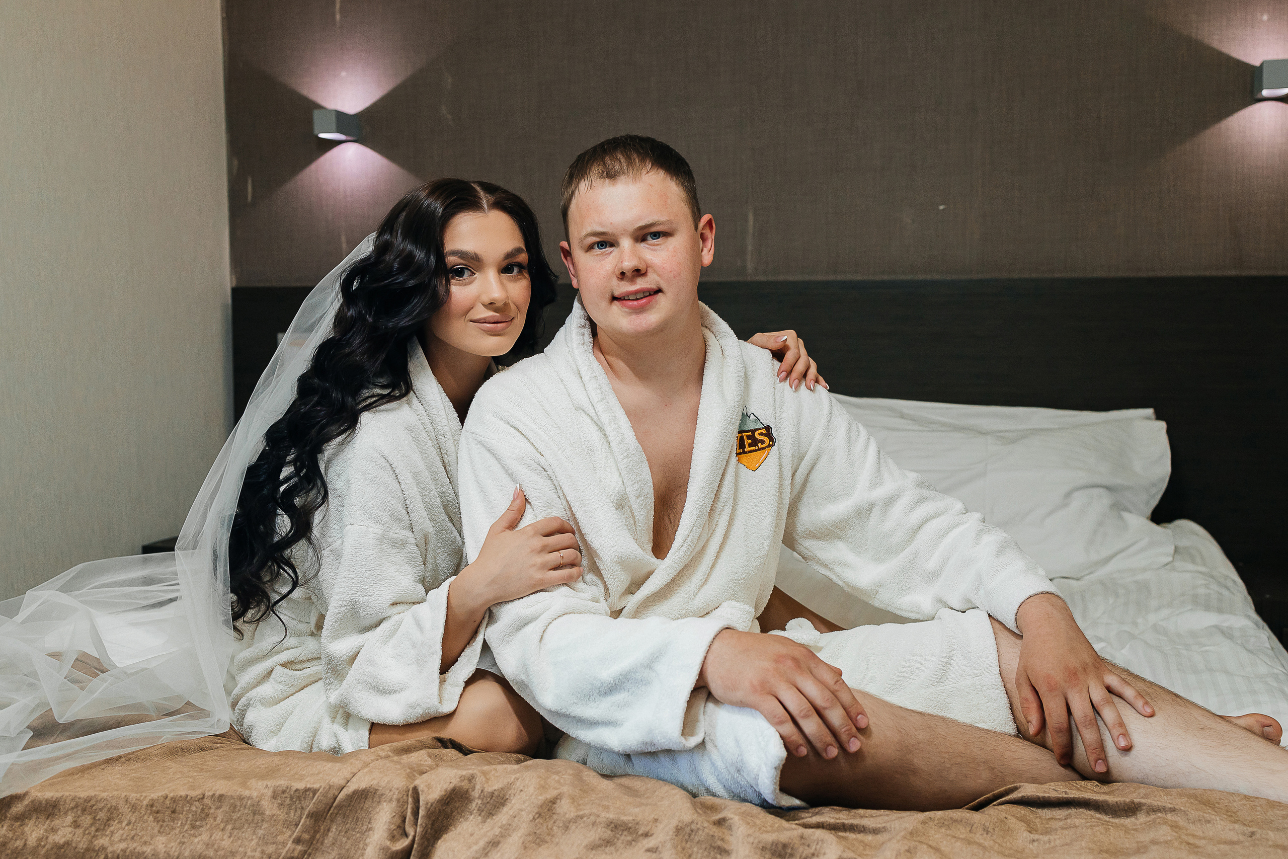 Утро невесты в загородной гостинице. Олег Сверчков | Свадебный фотограф Вологда