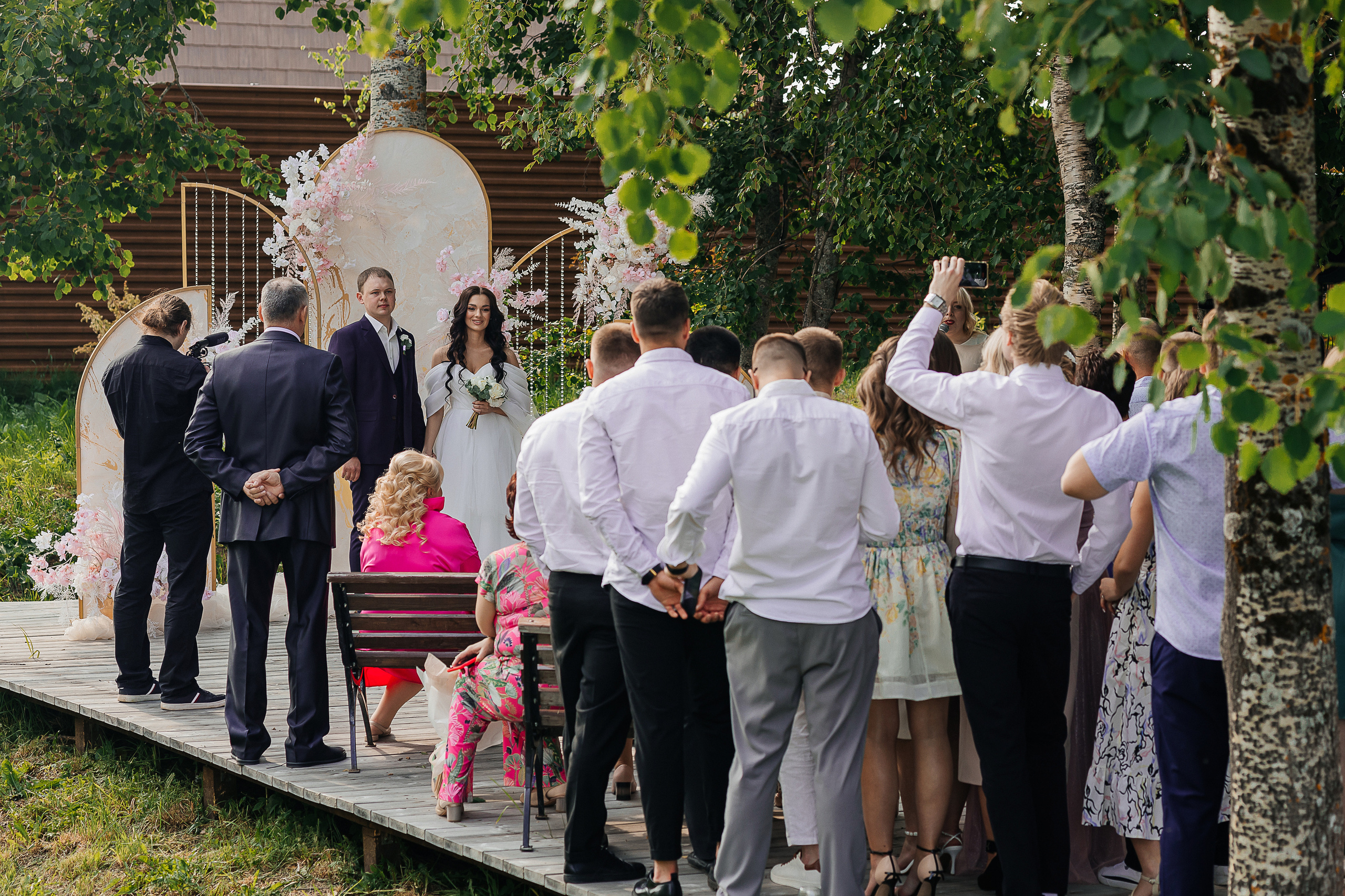 Утро невесты в загородной гостинице. Олег Сверчков | Свадебный фотограф Вологда