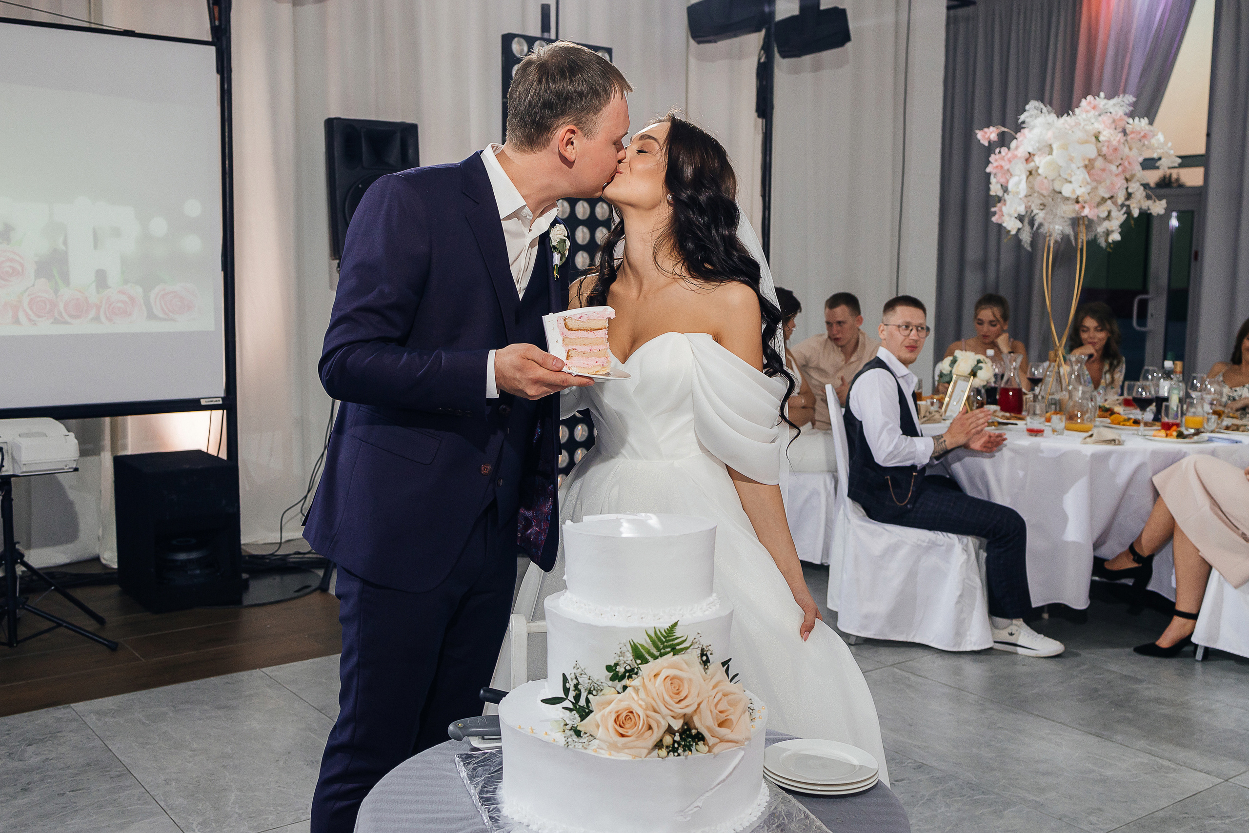 Утро невесты в загородной гостинице. Олег Сверчков | Свадебный фотограф Вологда