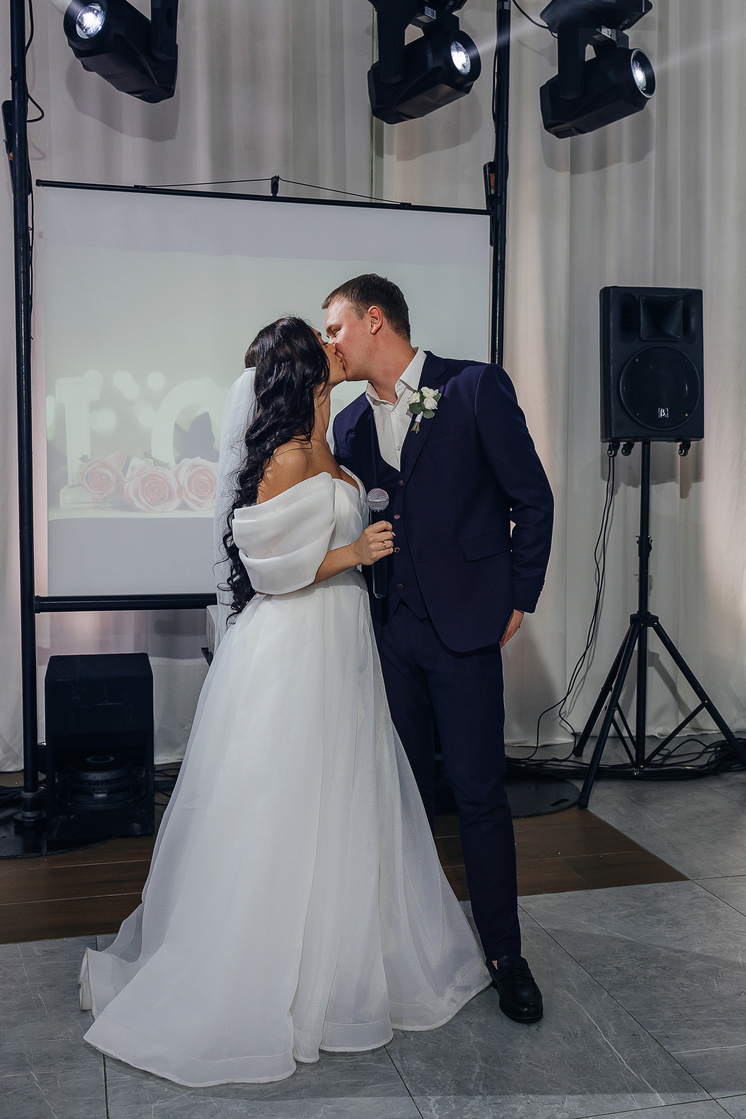 Утро невесты в загородной гостинице. Олег Сверчков | Свадебный фотограф Вологда