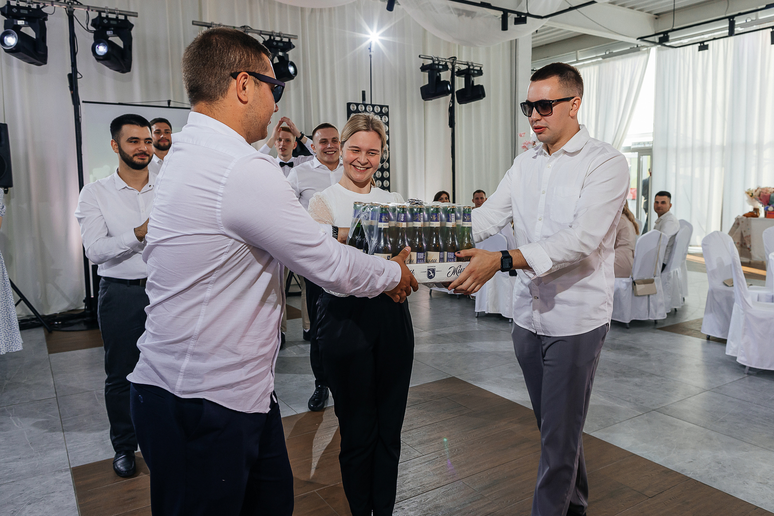 Утро невесты в загородной гостинице. Олег Сверчков | Свадебный фотограф Вологда