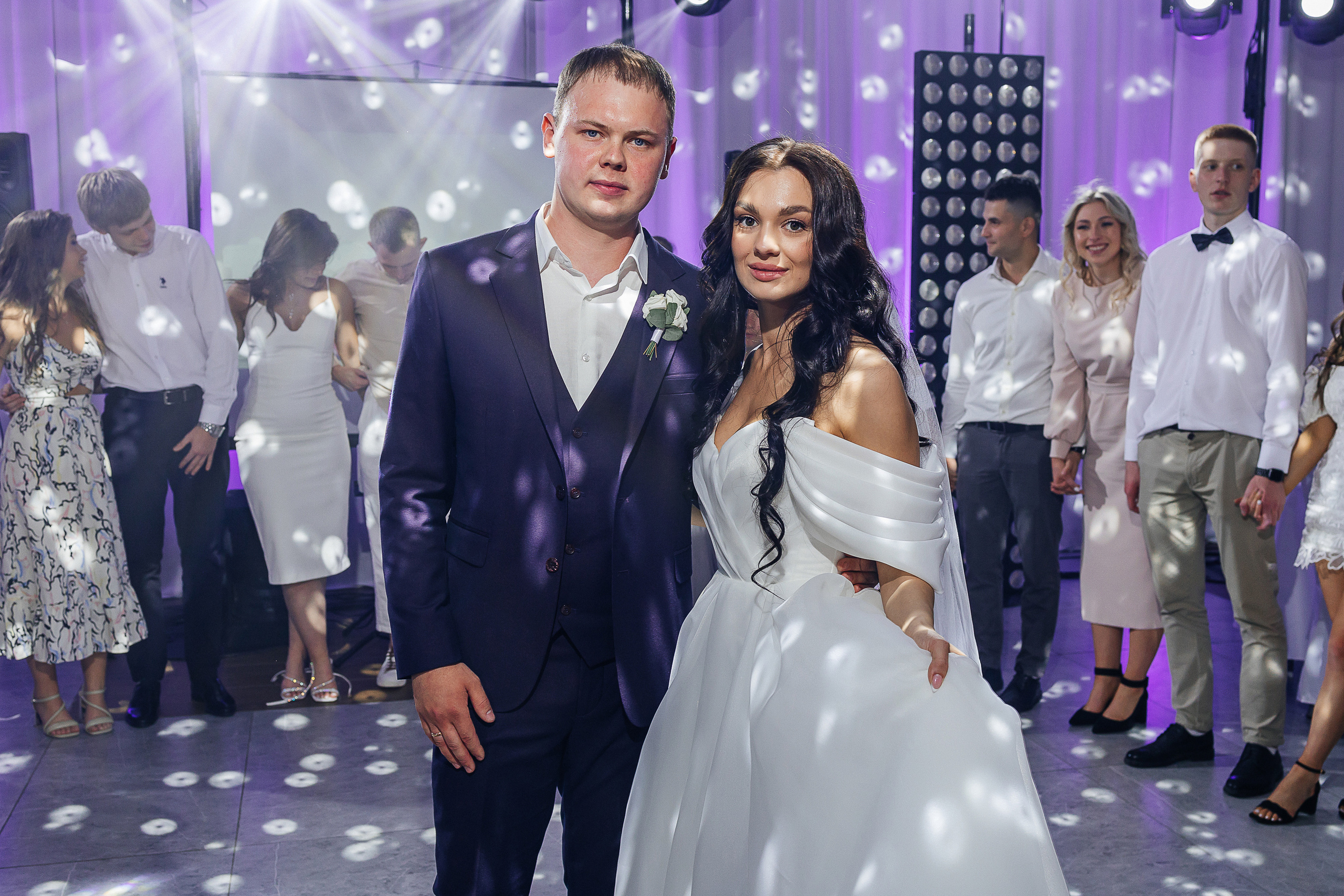 Утро невесты в загородной гостинице. Олег Сверчков | Свадебный фотограф Вологда