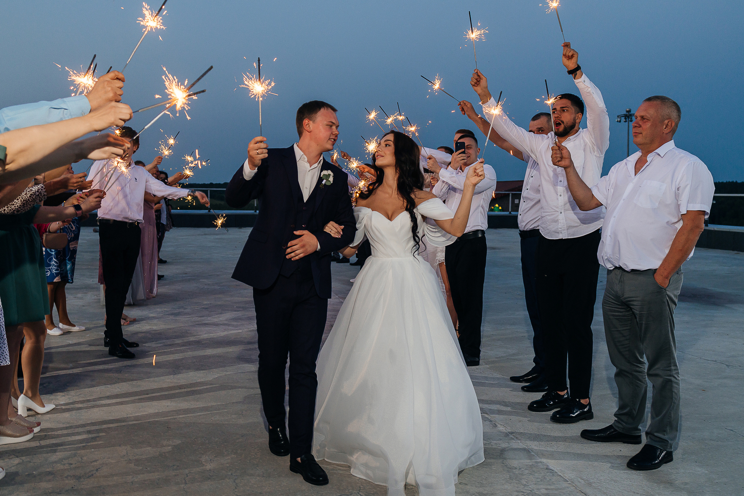 Утро невесты в загородной гостинице. Олег Сверчков | Свадебный фотограф Вологда