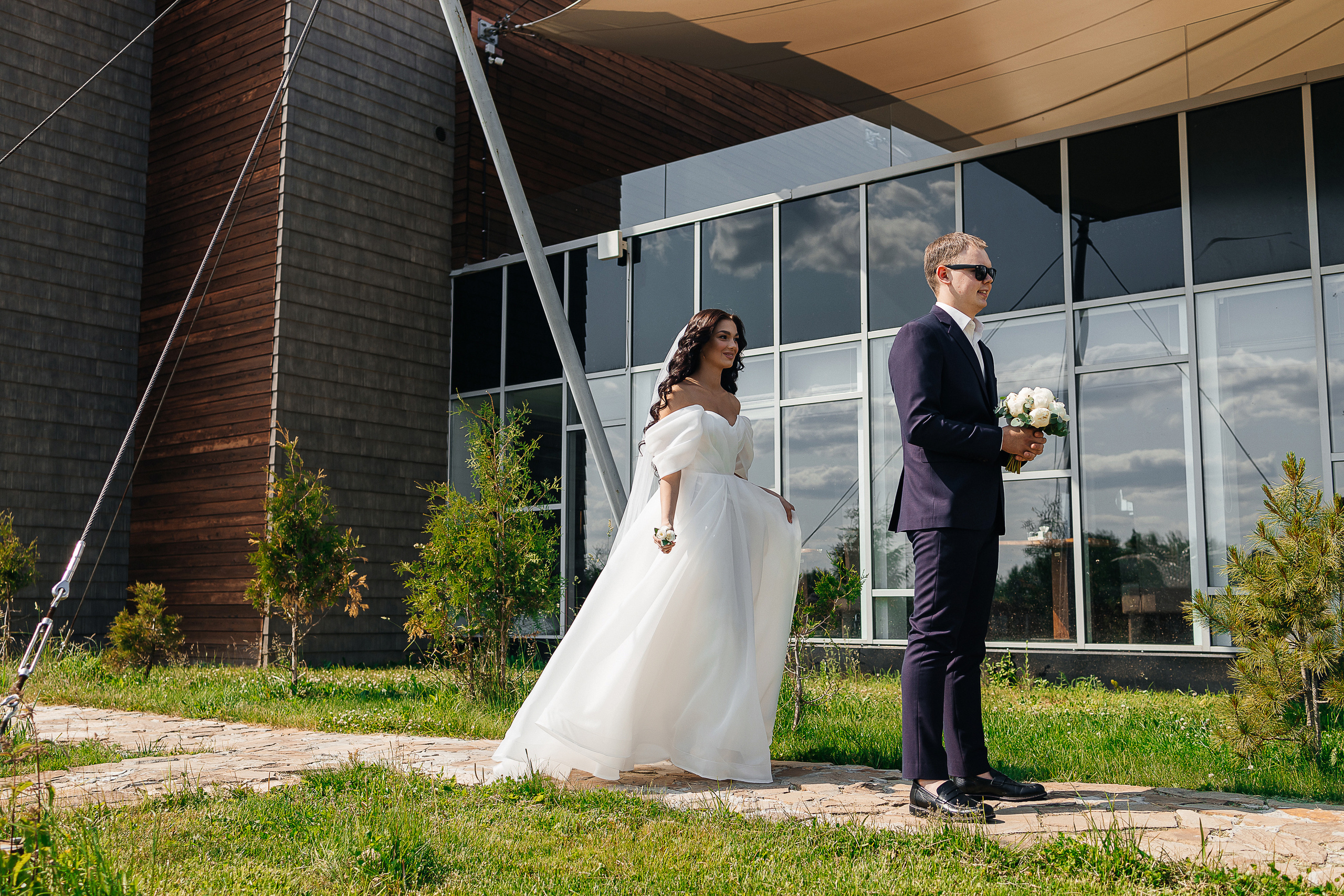 Утро невесты в загородной гостинице. Олег Сверчков | Свадебный фотограф Вологда