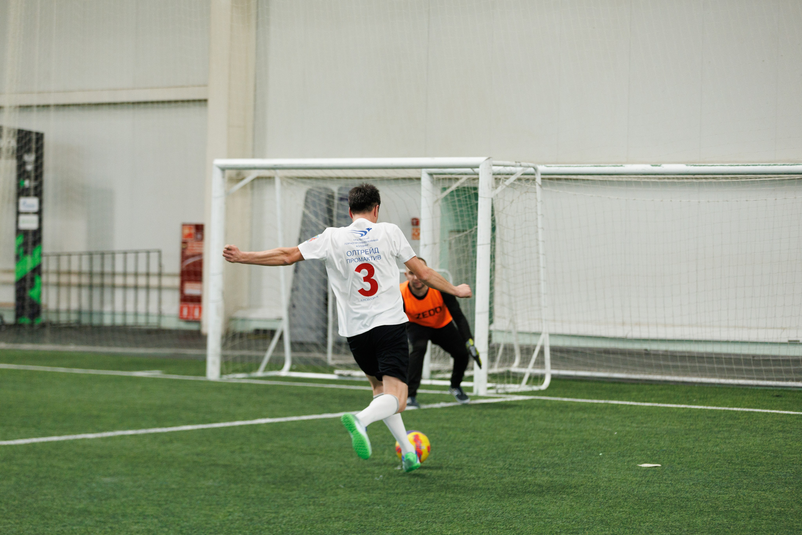 Фотограф на корпоративный футбольный турнир. Контент для бизнеса в Екатеринбурге Полдень Медиа