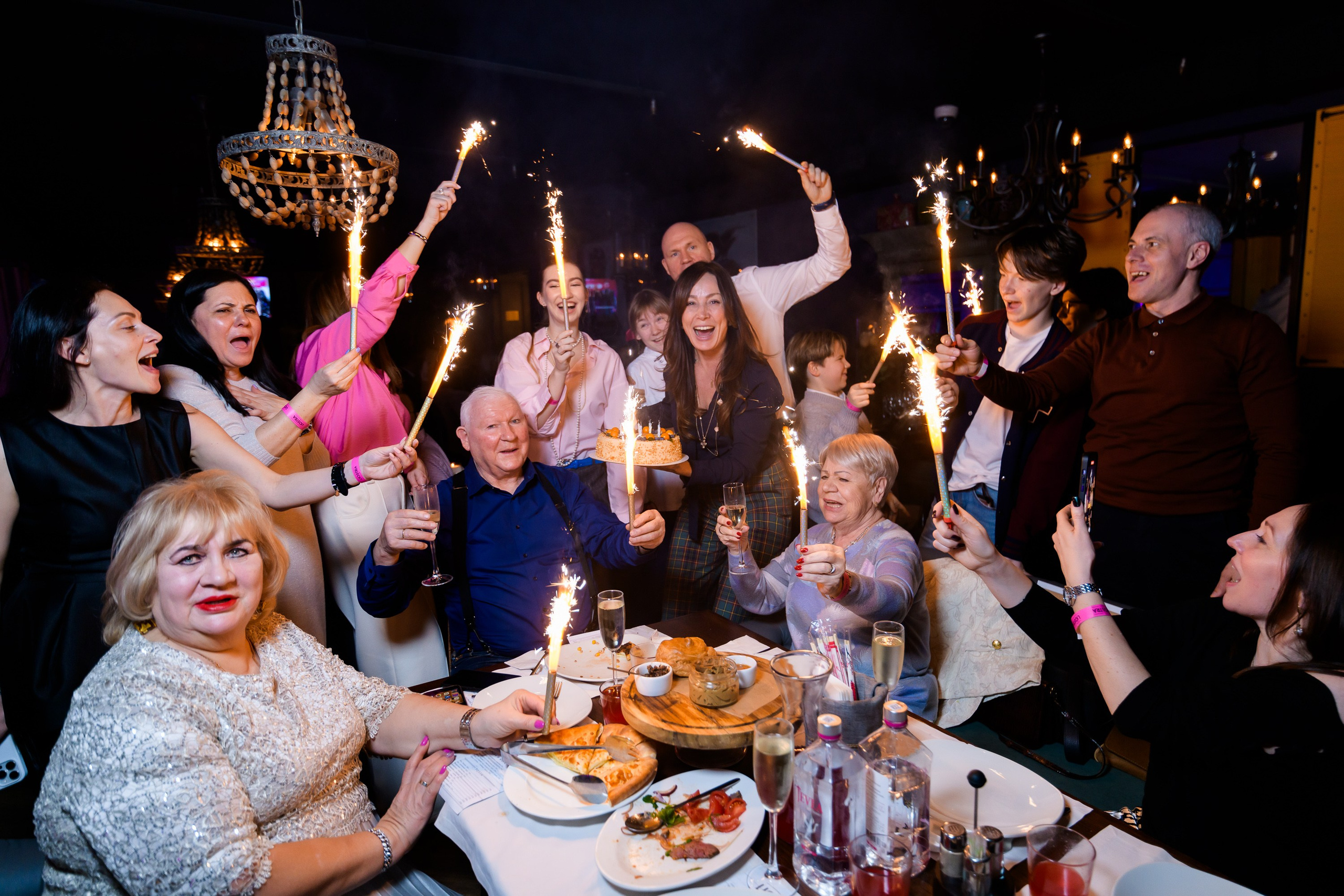 Люстра бар. Репортажный фотограф Сергей Дроздов