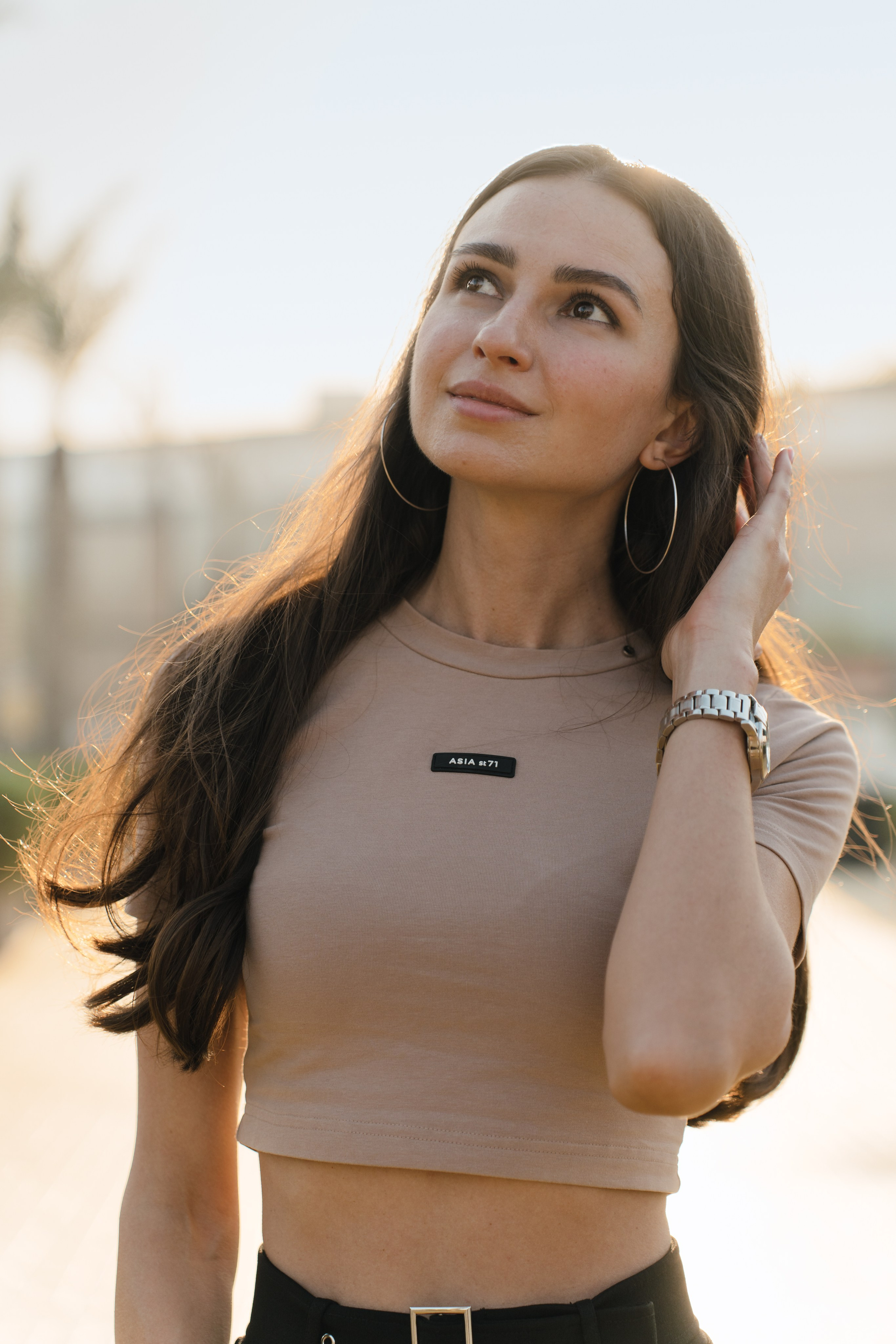 Kate posing at Dubai Expo. Your Photographer in Dubai Kirill Perepelkin