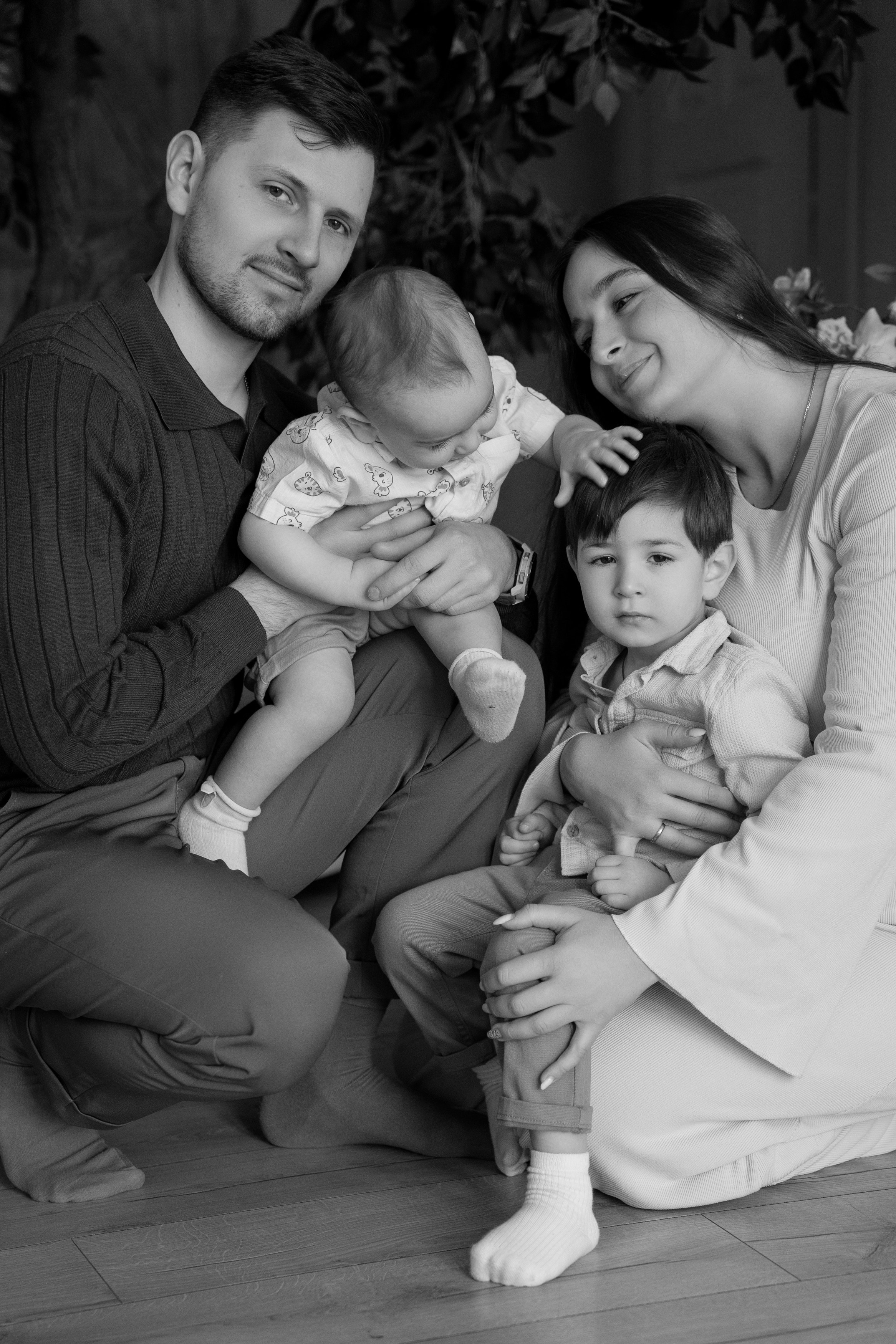 Семейная фотосессия в студии. Портретный фотограф Олеся Владимирова в Москве