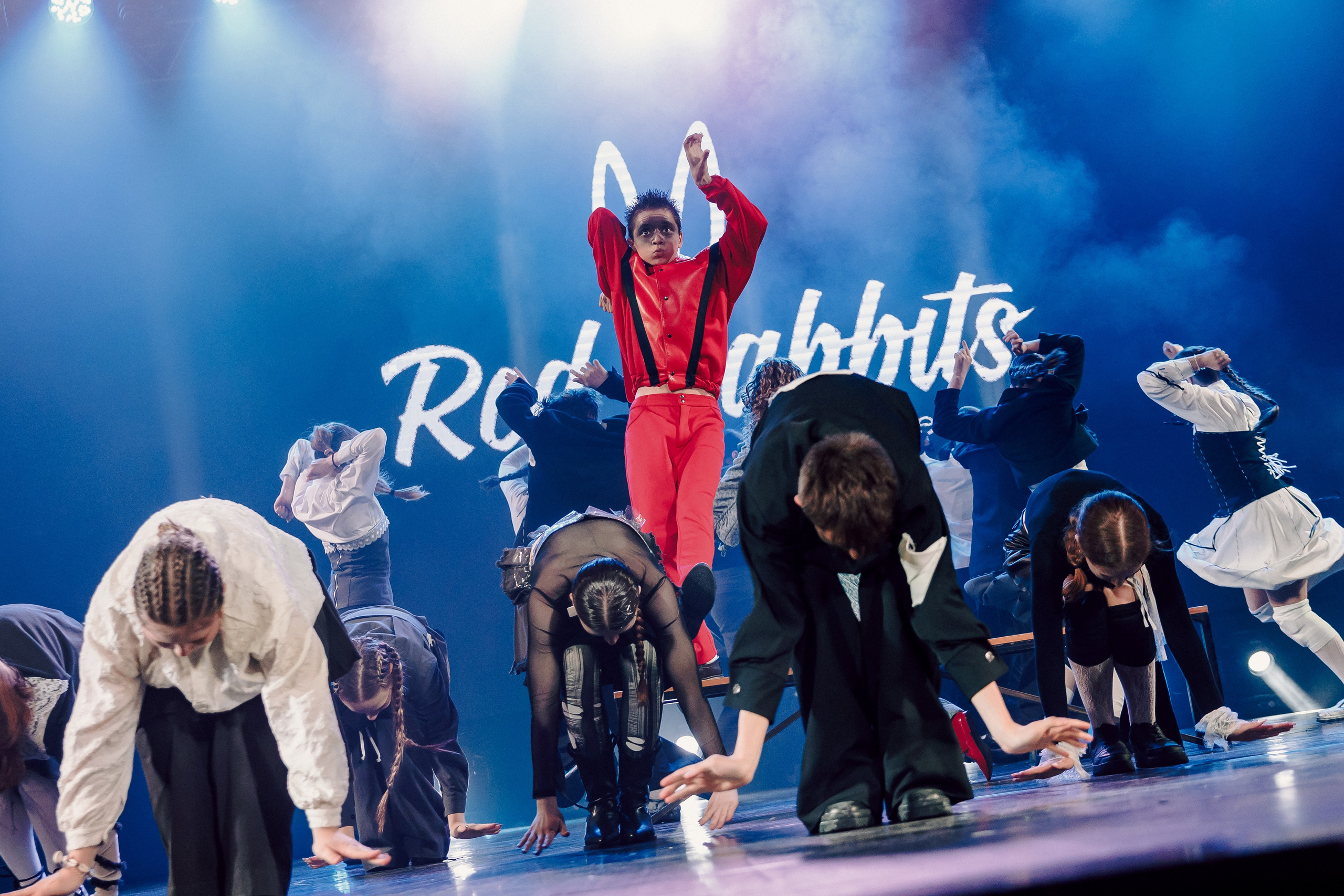 Отчётный концерт танцевальной школы «Red Rabbits» 2025. Лёшка Варзегов — фотограф