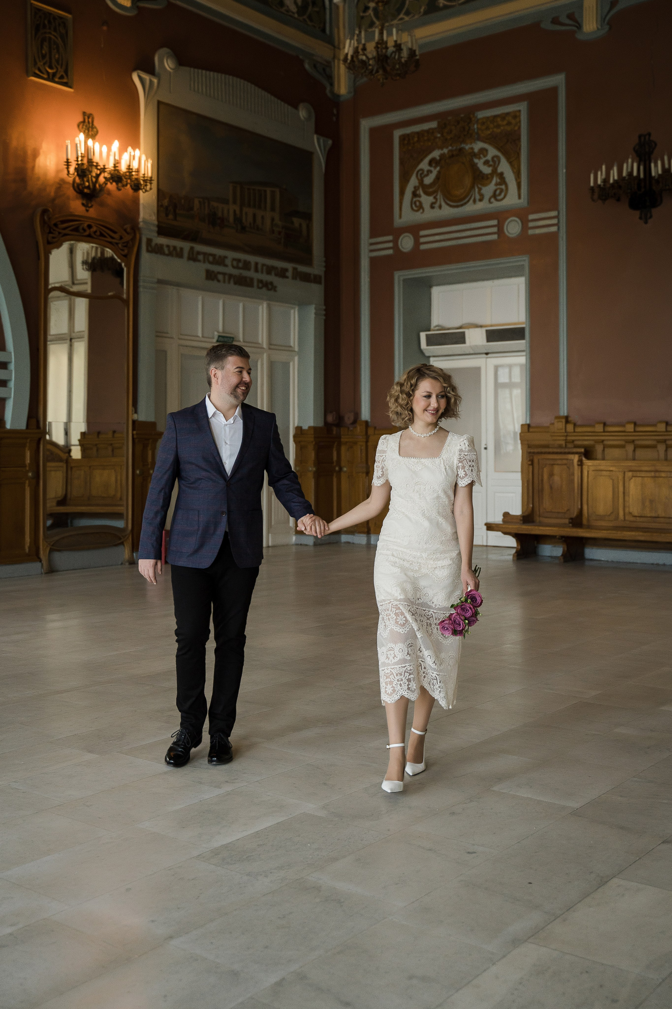 Свадебная фотосессия на Витебском вокзале. Свадебный и семейный фотограф в Пушкине и Санкт-Петербурге Мария Филиппова