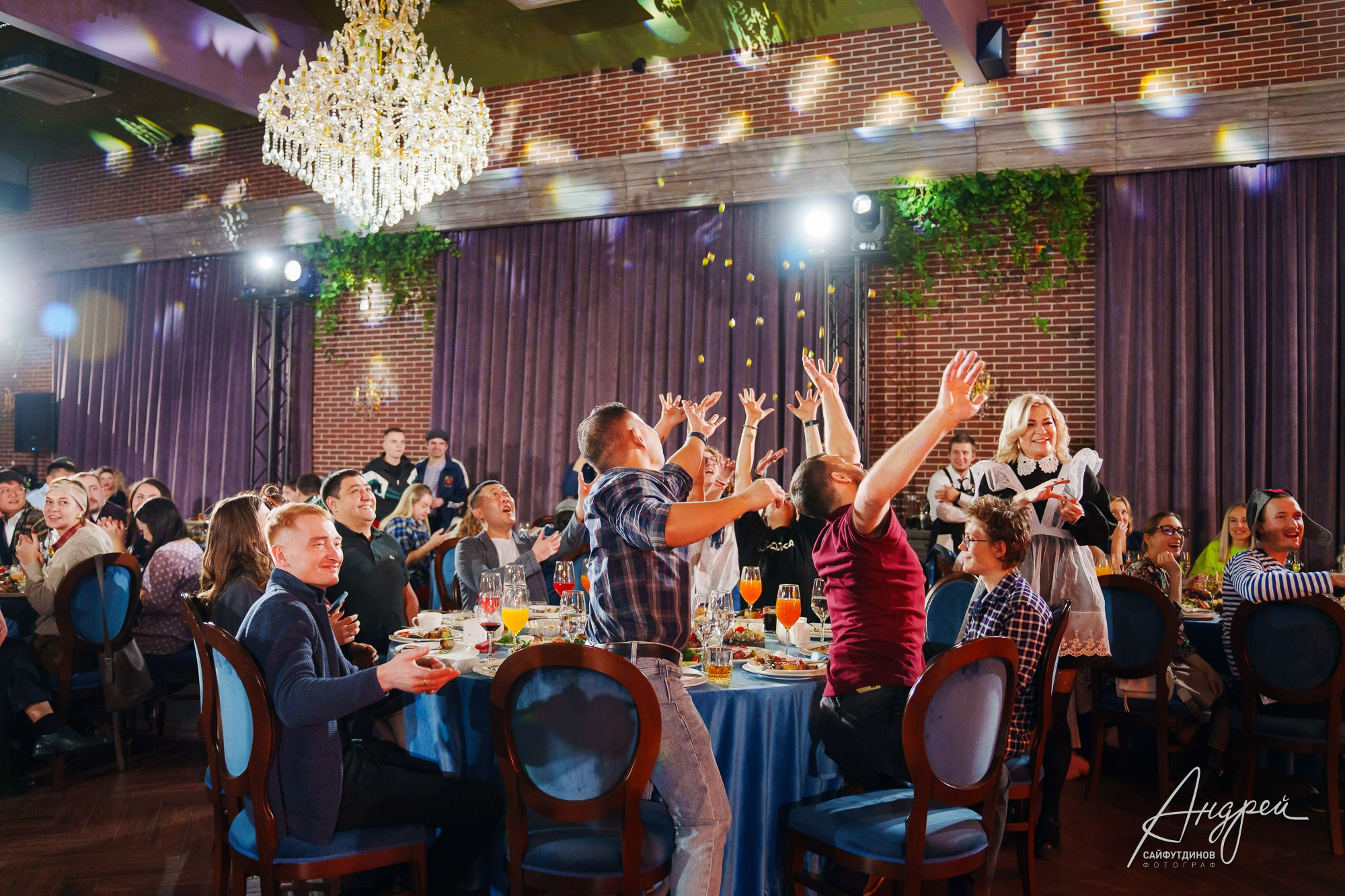 Корпоратив компании «Суши Даром». Тема праздника «Коммунальная квартира». Свадебный и семейный фотограф в Ростове-на-Дону. Андрей Сайфутдинов