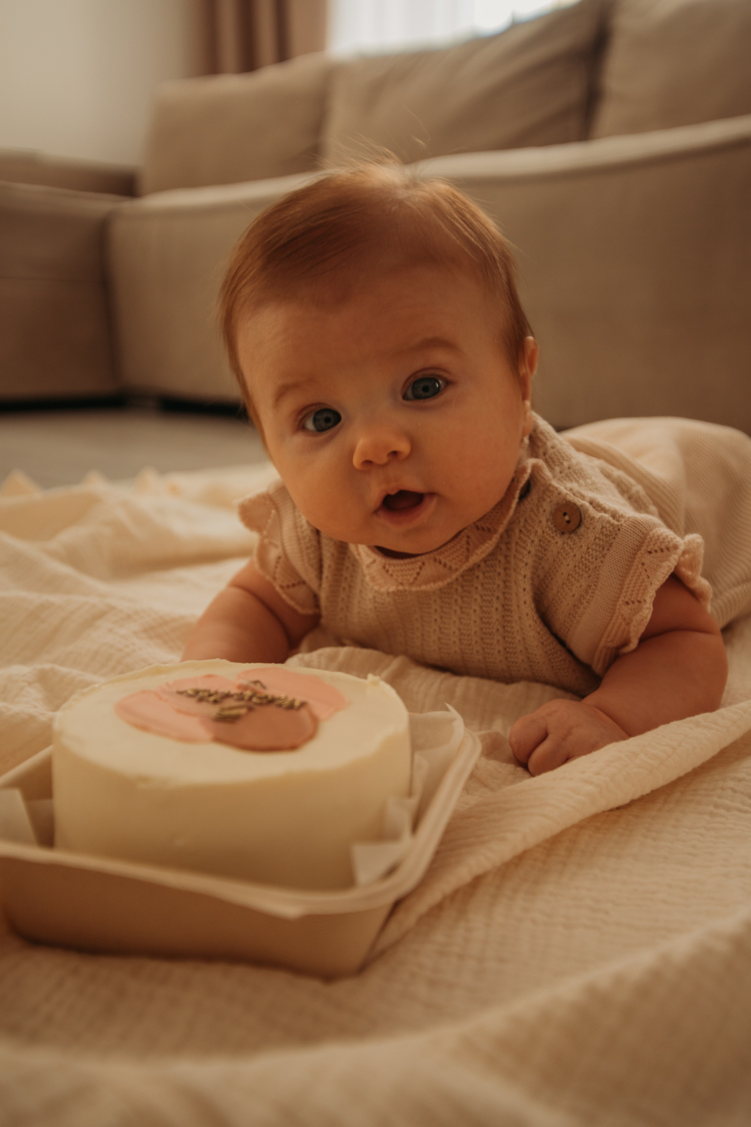Домашняя съемка семьи Ксении. Венера Гайн. Репортажный фотограф  Тюмень. Обучение фотографии с 0