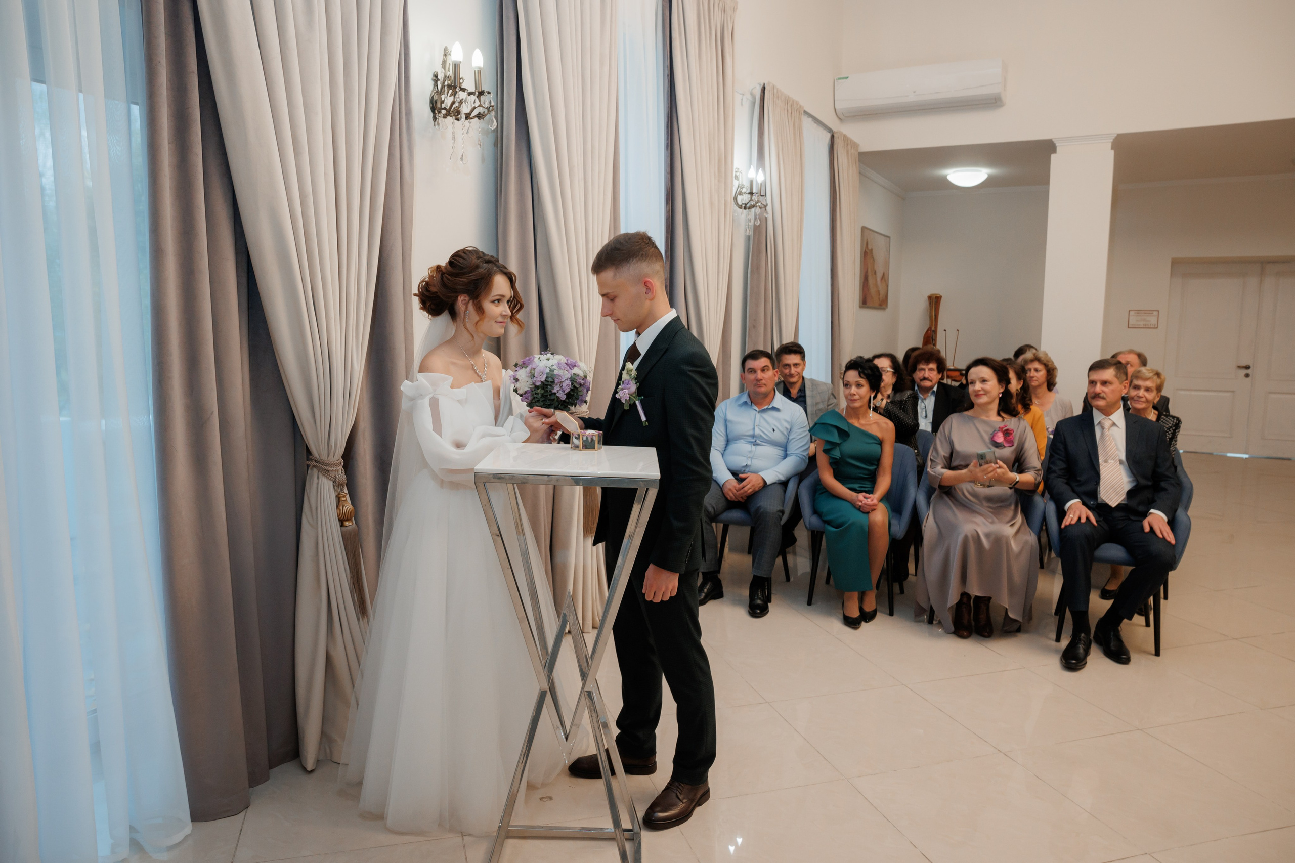 Константин и Дарья, ЗАГС ВДНХ, отель Soluxe, ресторан «Антик». Свадебный и репортажный фотограф (Москва, Королев и другие)