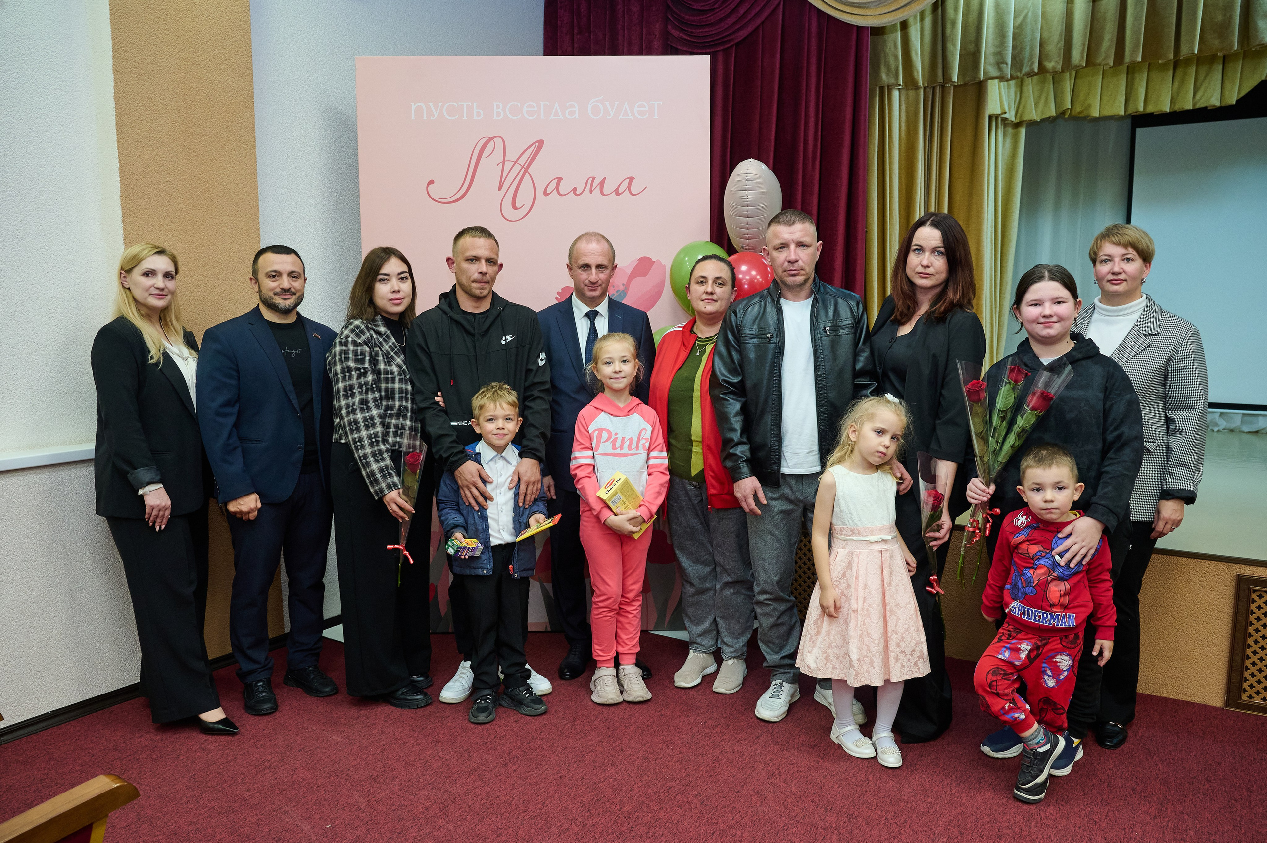 День матери Виноградный. Жизнь курорта Кабардинка в фотографиях