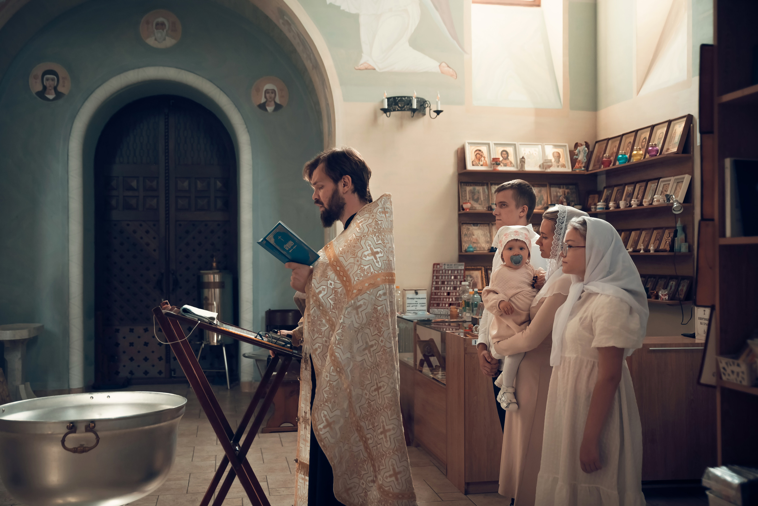 Таинство Крещения Церковь иконы Божией Матери Всецарица. Семейный фотограф Олеся Батурина Рязань