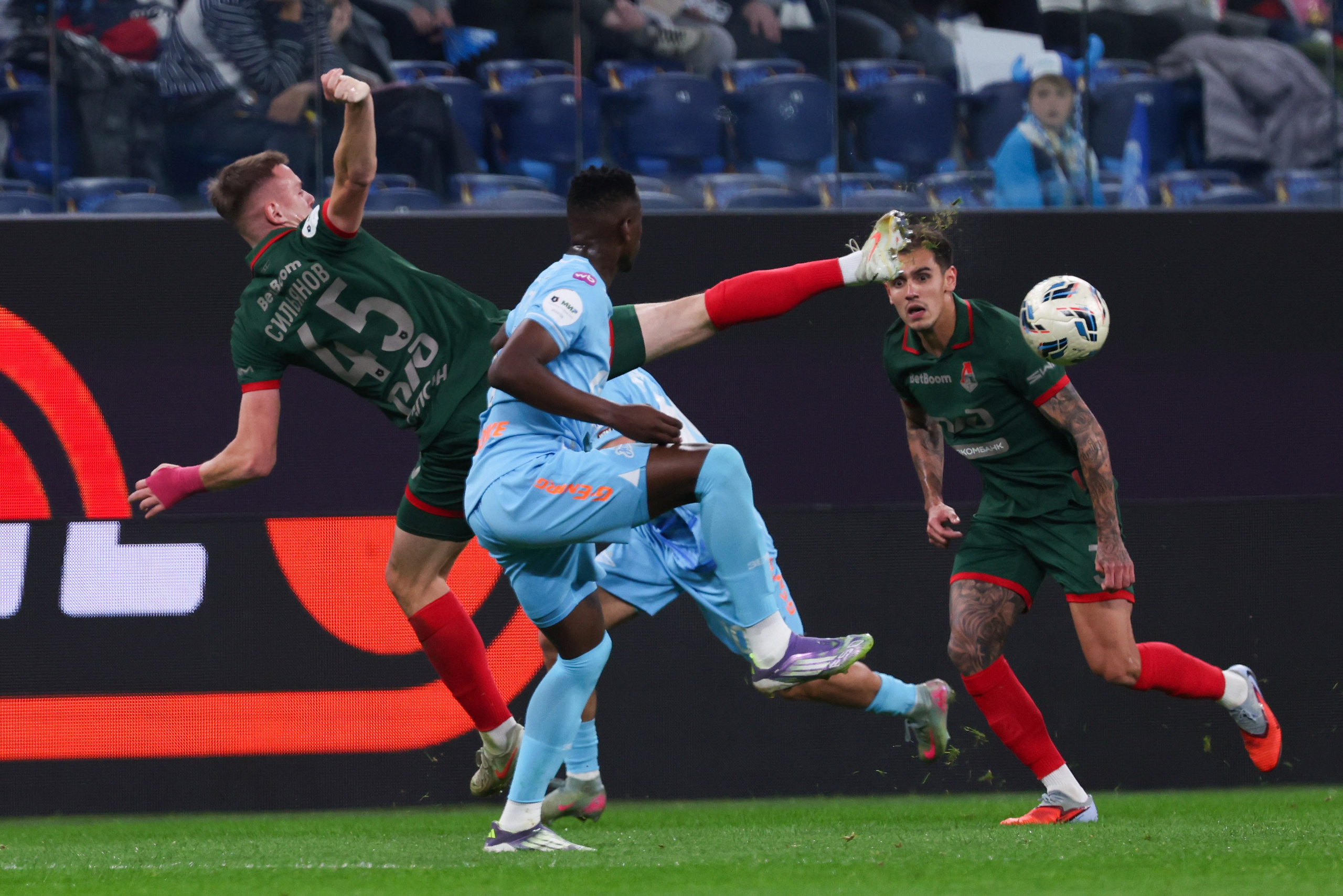 ФК «Зенит» — ФК «Локомотив» 14 тур РПЛ 01.11.2025. Спортивный и репортажный фотограф Антон Тереханов