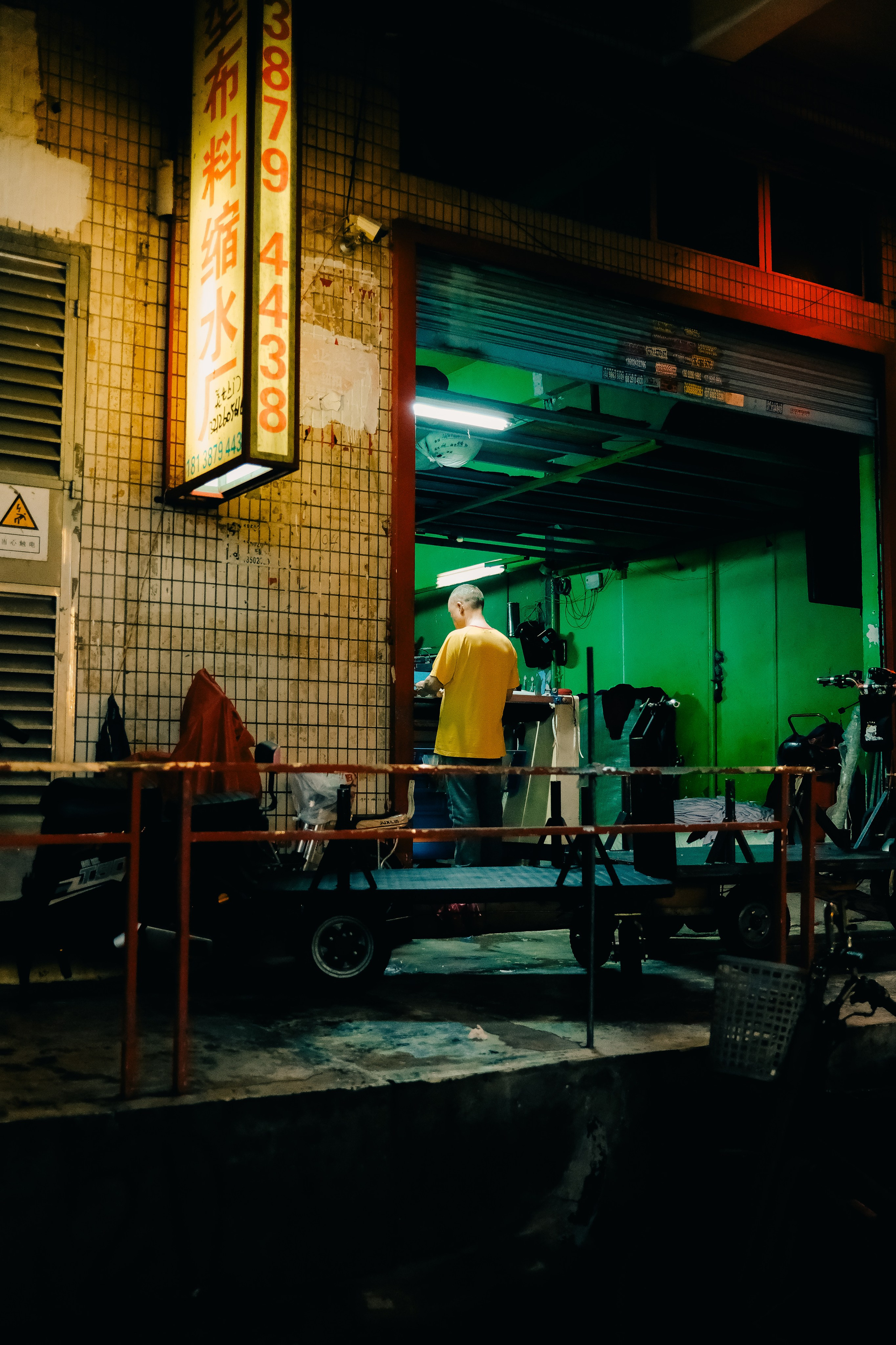 Neon in Guangzhou. Фотограф В Гуанчжоу и Шэньчжэнь Андрей Лопатин