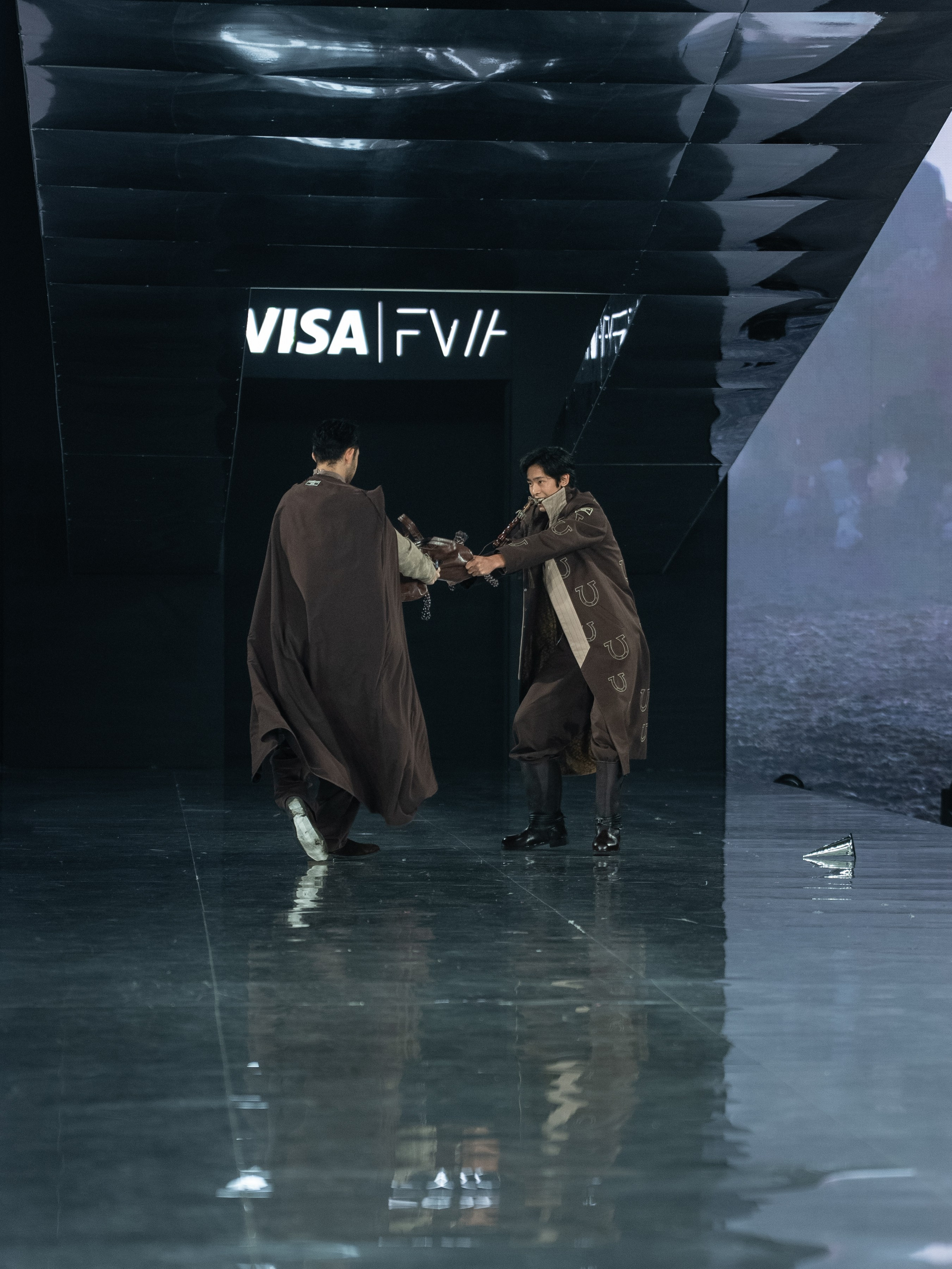 Visa Fashion Week Almaty Pre-Fall 2026 GAZHAIYIP. Сайт Алматинского НЮ АРТ, будуар и фэшн фотографа Дениса Карпенко