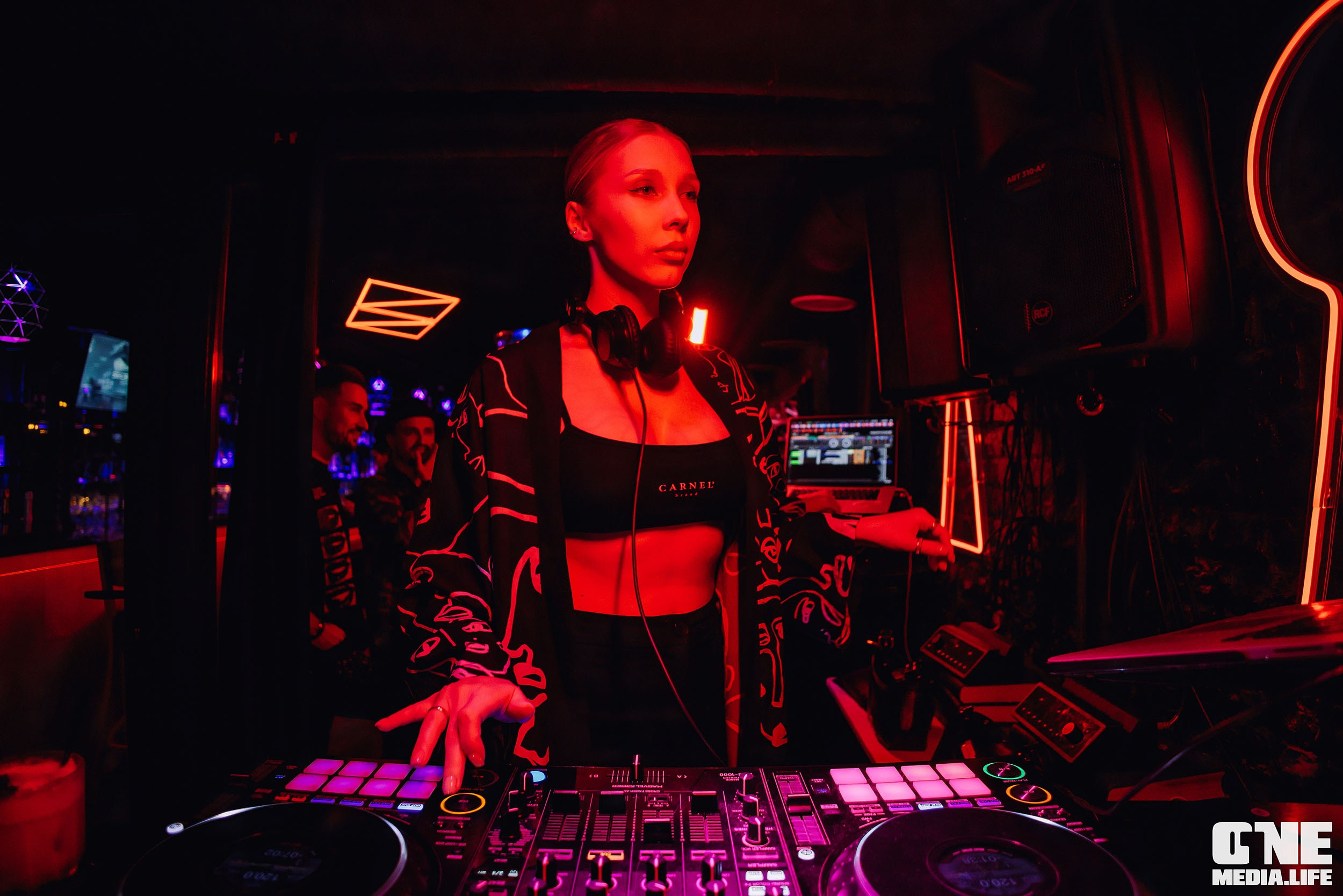 Фоторепортаж из бара Secret. One Media Life: фоторепортажи, фотоотчеты с мероприятий и заведений