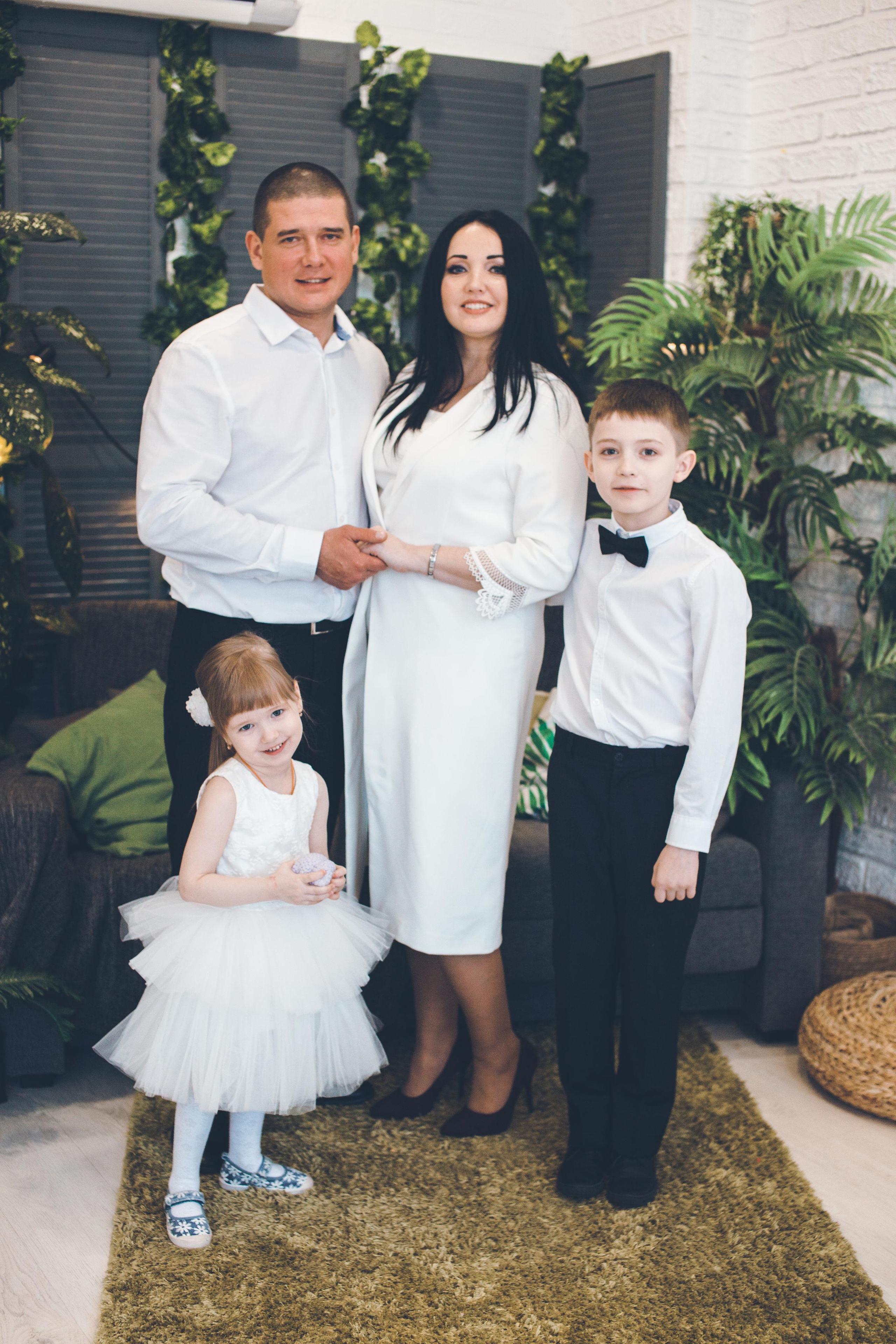 Семейная фотосессия. Фотограф на крещение и венчание в Нижнем Новгороде.Свадебный Фотограф