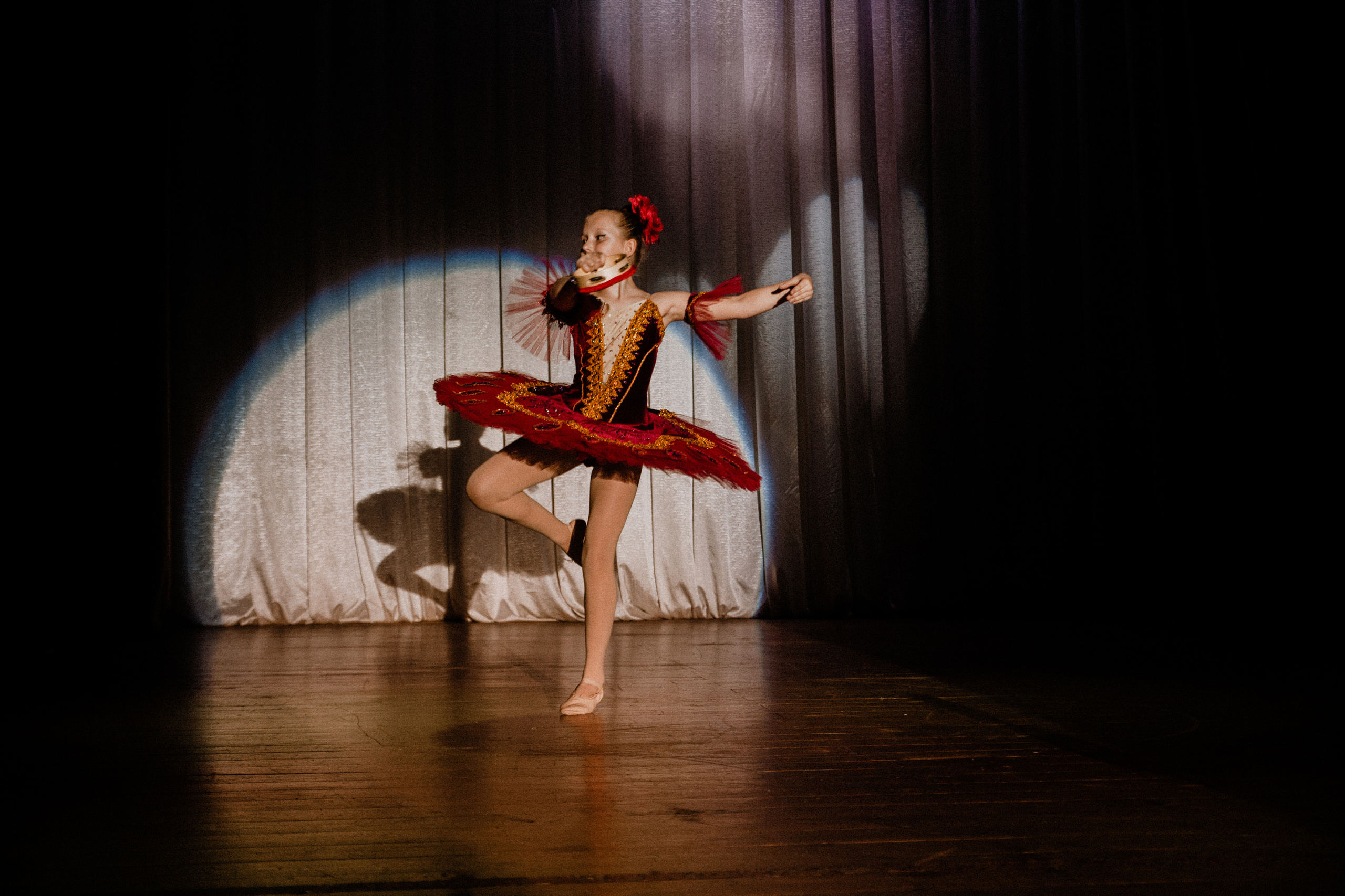 Детский танцевальный концерт. Фотограф на крещение и венчание в Нижнем Новгороде.Свадебный Фотограф