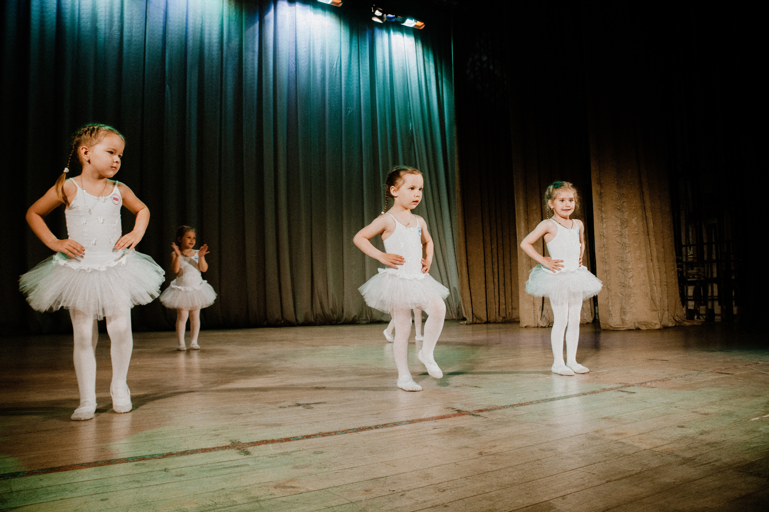 Детский танцевальный концерт. Фотограф на крещение и венчание в Нижнем Новгороде.Свадебный Фотограф