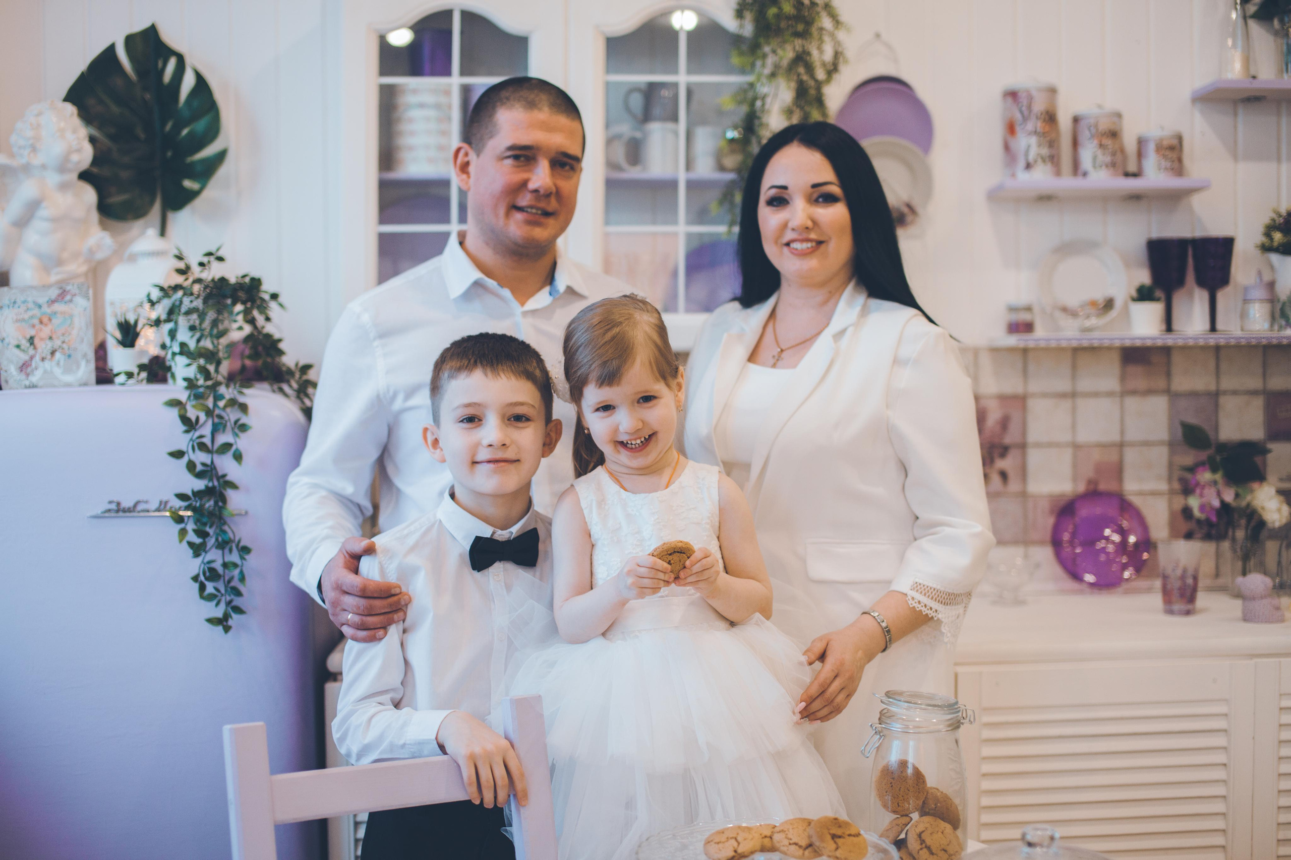 Семейная фотосессия. Фотограф на крещение и венчание в Нижнем Новгороде.Свадебный Фотограф