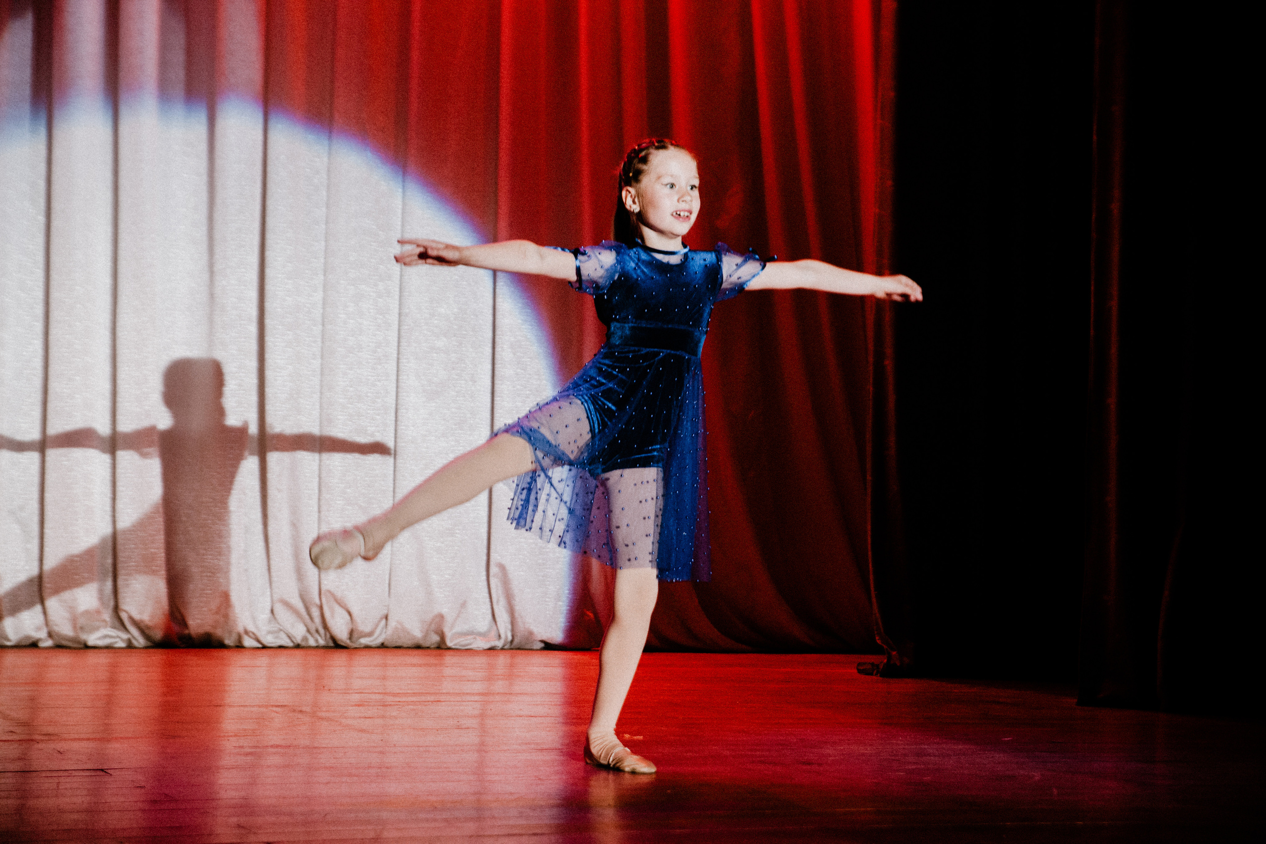 Детский танцевальный концерт. Фотограф на крещение и венчание в Нижнем Новгороде.Свадебный Фотограф