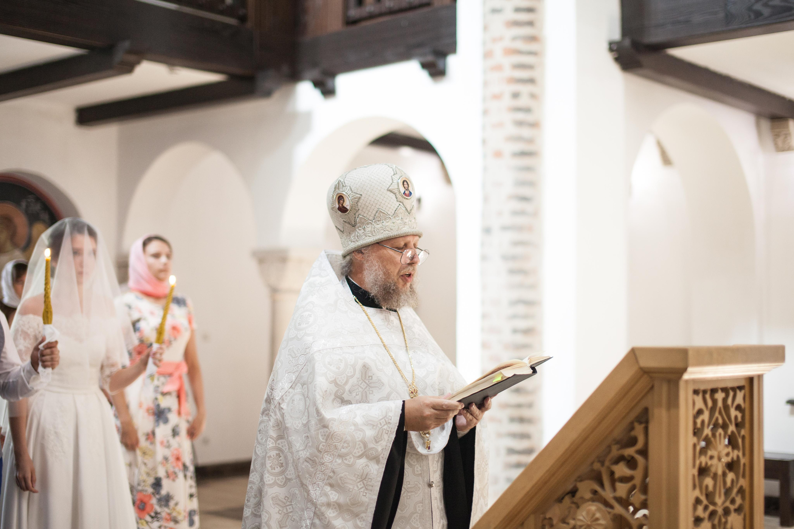 Свадьба и венчание Ильи и Анастасии. Фотограф на крещение и венчание в Нижнем Новгороде.Свадебный Фотограф