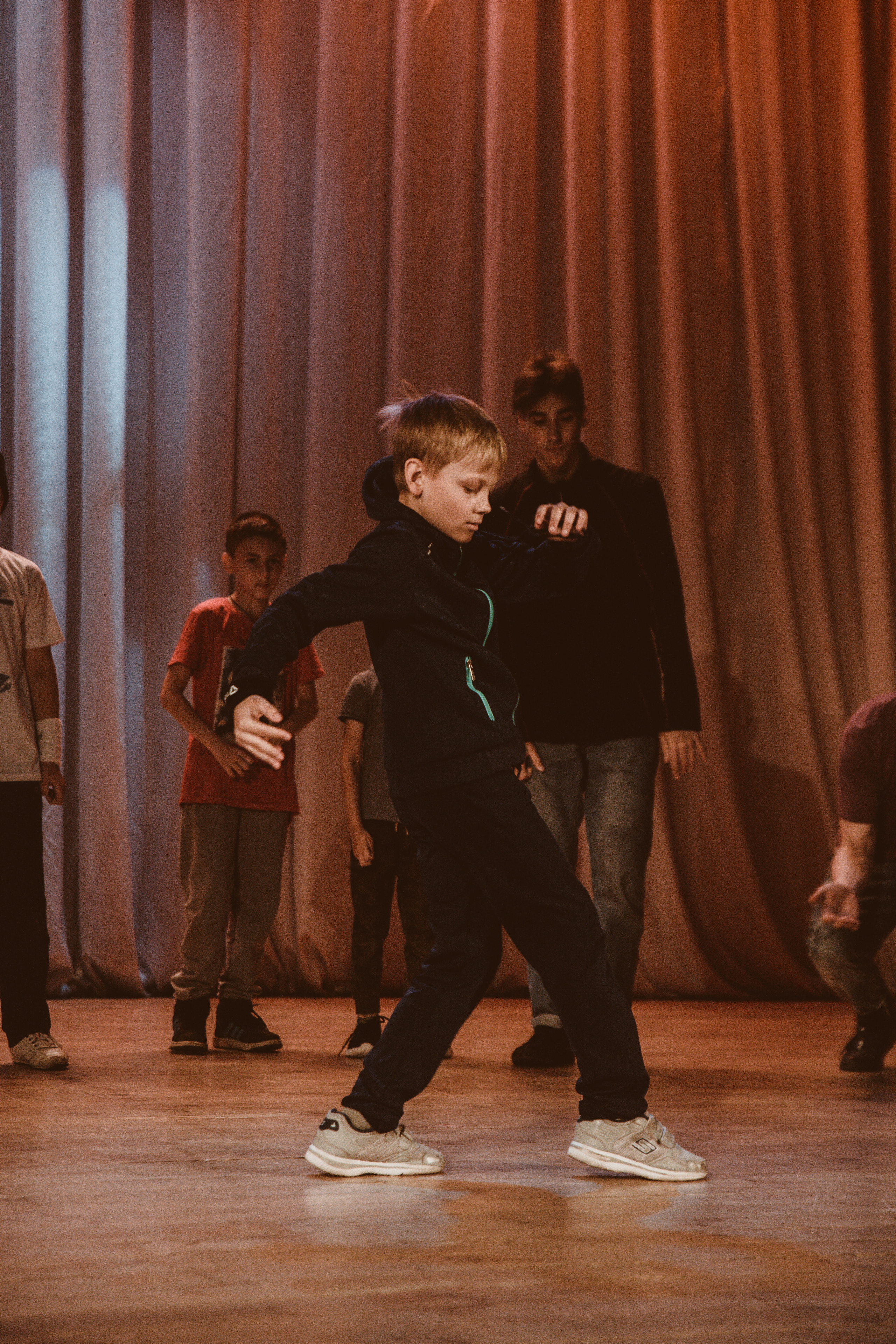 Детский танцевальный концерт. Фотограф на крещение и венчание в Нижнем Новгороде.Свадебный Фотограф