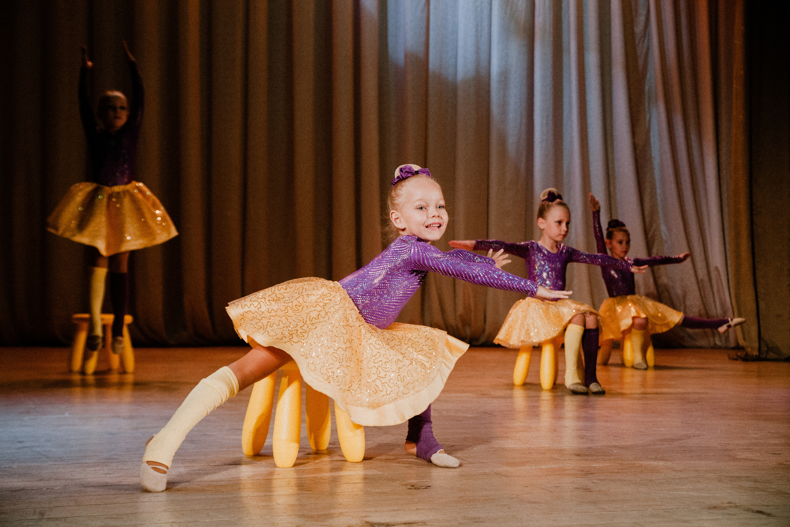 Детский танцевальный концерт. Фотограф на крещение и венчание в Нижнем Новгороде.Свадебный Фотограф